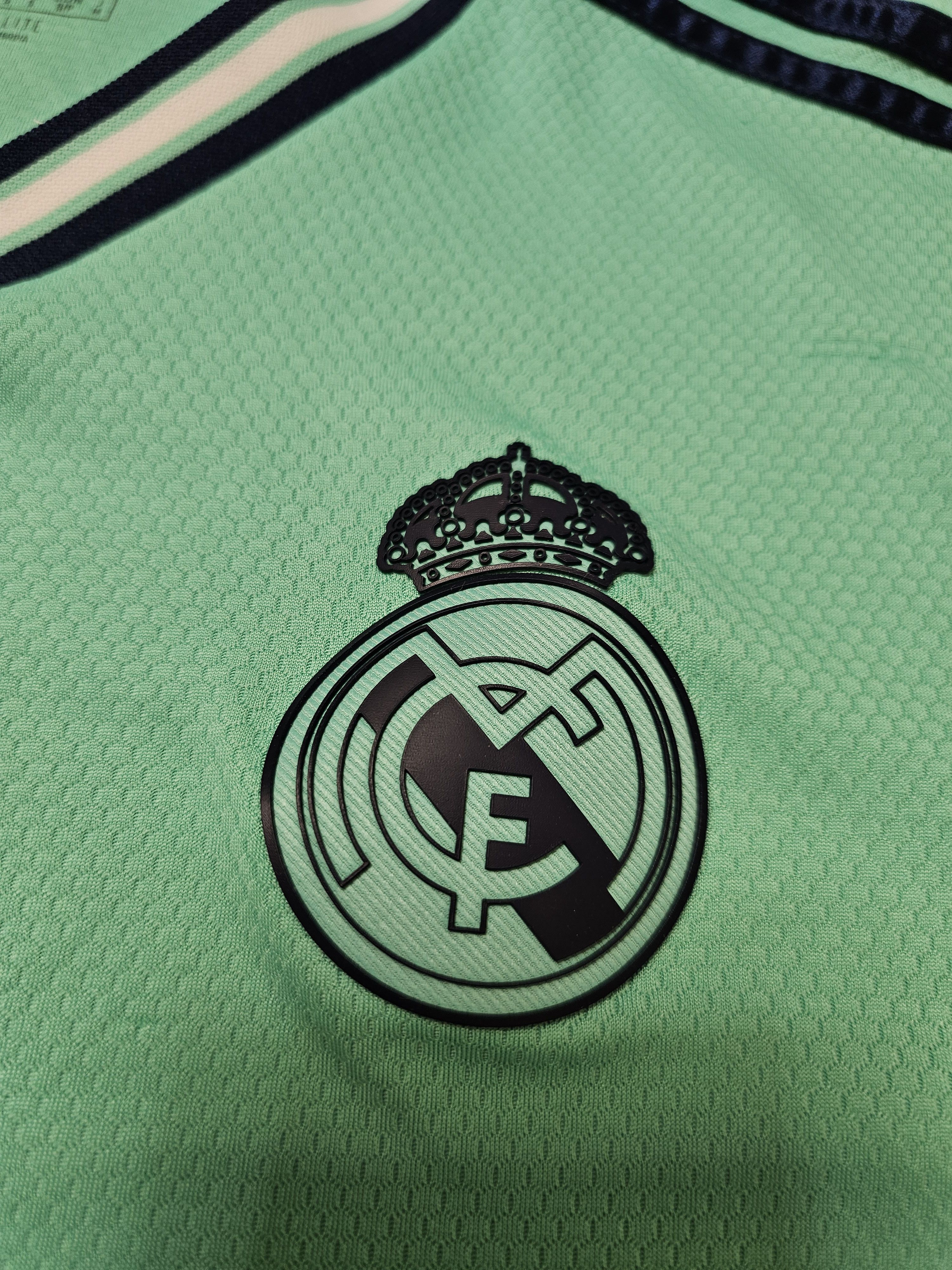 Adidas REAL MADRID 2019 2020 THIRD FOOTBALL SHIRT SOCCER JERSEY Size US S / EU 44-46 / 1 - 4 Thumbnail