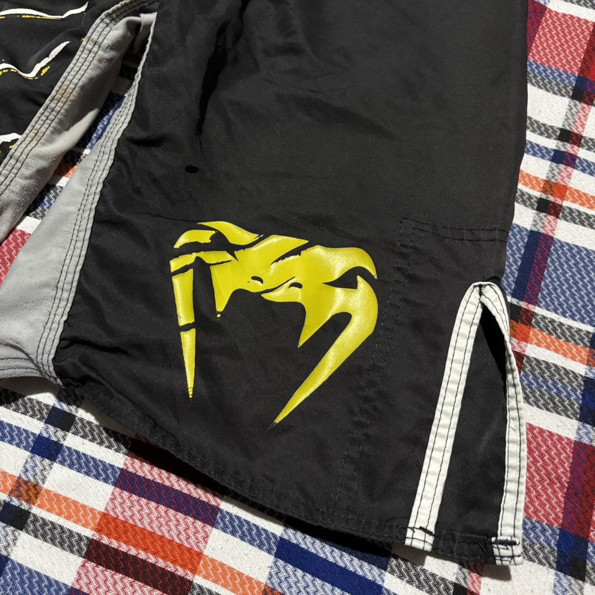 UFC Venom Muay Thai Kick Boxing Short Pants Size US 34 / EU 50 - 4 Thumbnail
