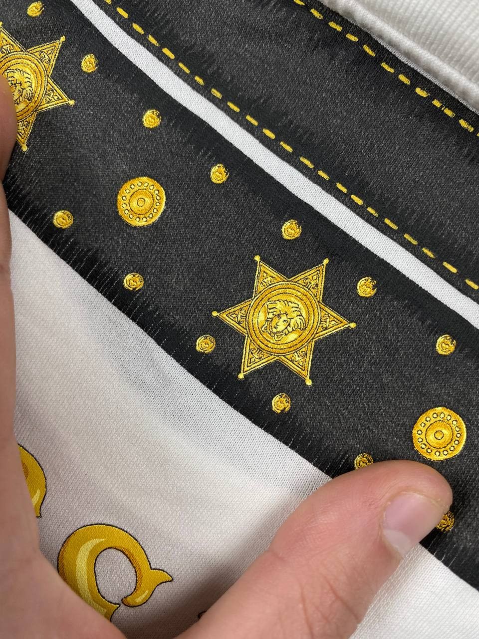 Versace Versace Baroque Big Logo Golden Belt T Shirt Men Size XL Size US XL / EU 56 / 4 - 15 Thumbnail