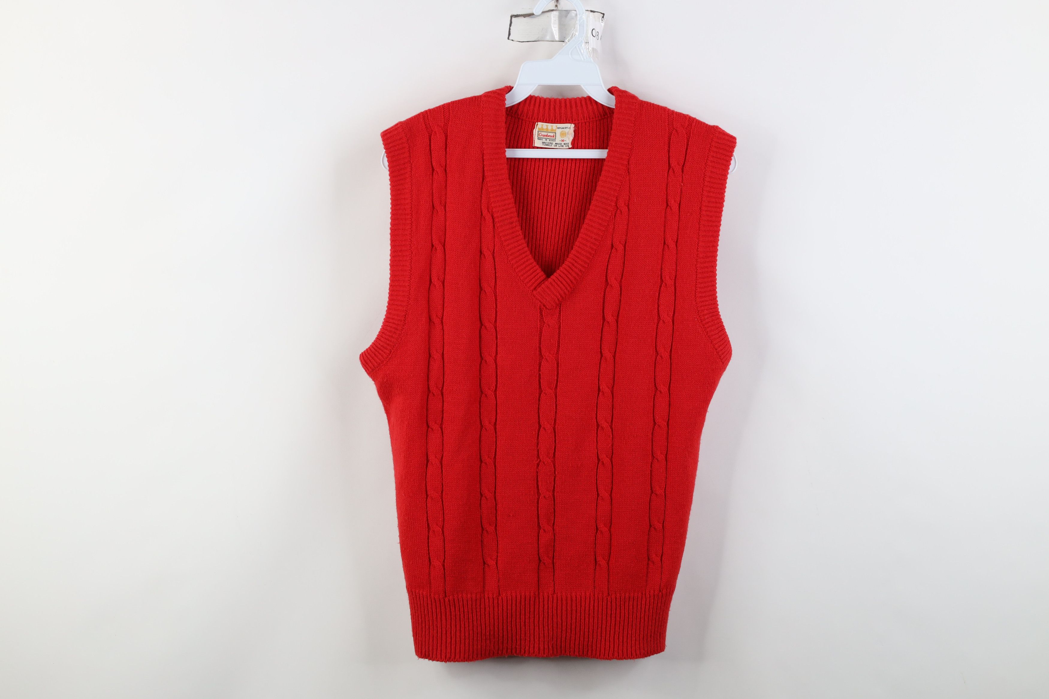 Vintage Vintage 60s 70s Streetwear Cable Knit Sweater Vest Red Size US M / EU 48-50 / 2 - 1 Thumbnail