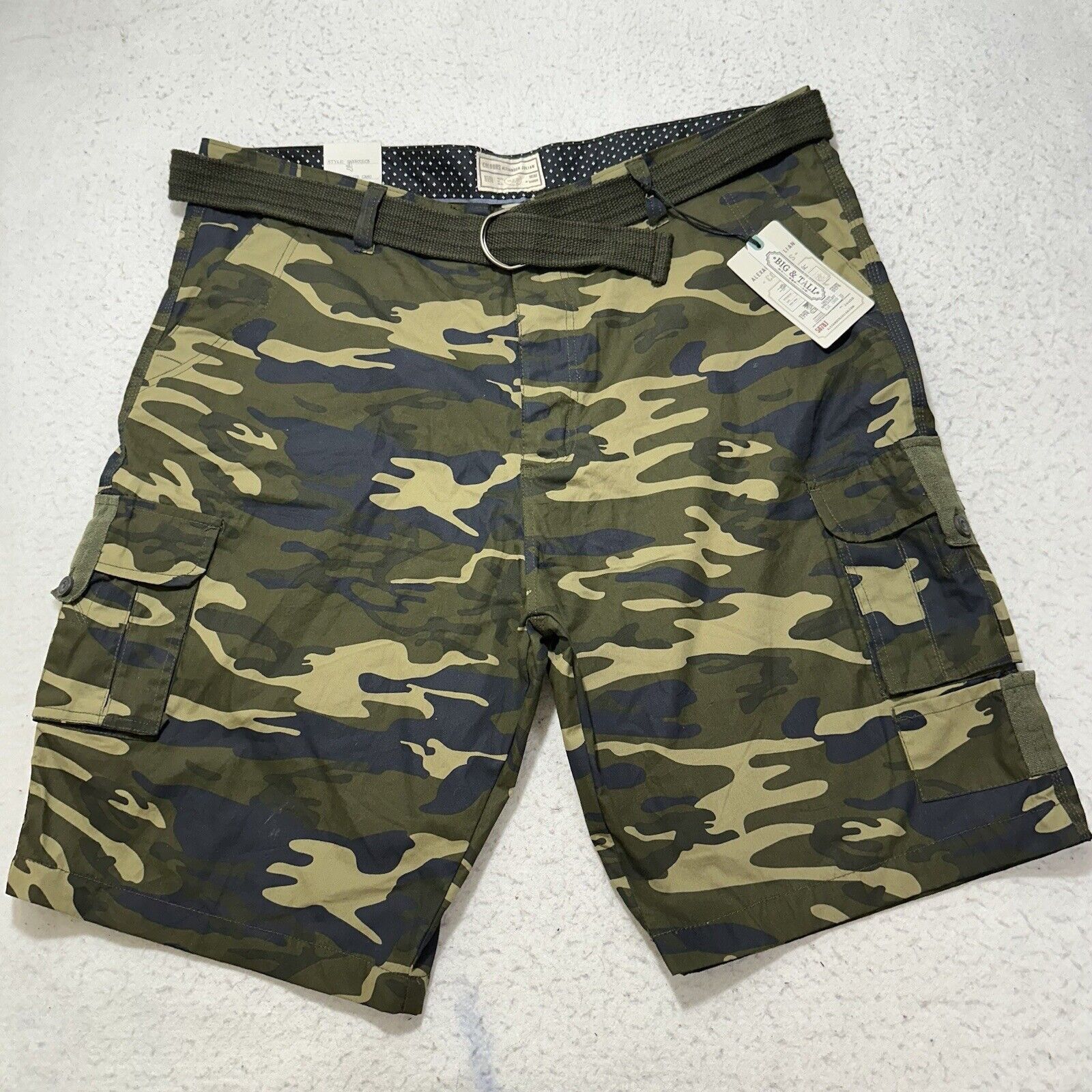 Alexander Julian Alexander Julian 44 Cargo Shorts 11.5" Inseam Green Camo Size US 44 / EU 60 - 1 Thumbnail
