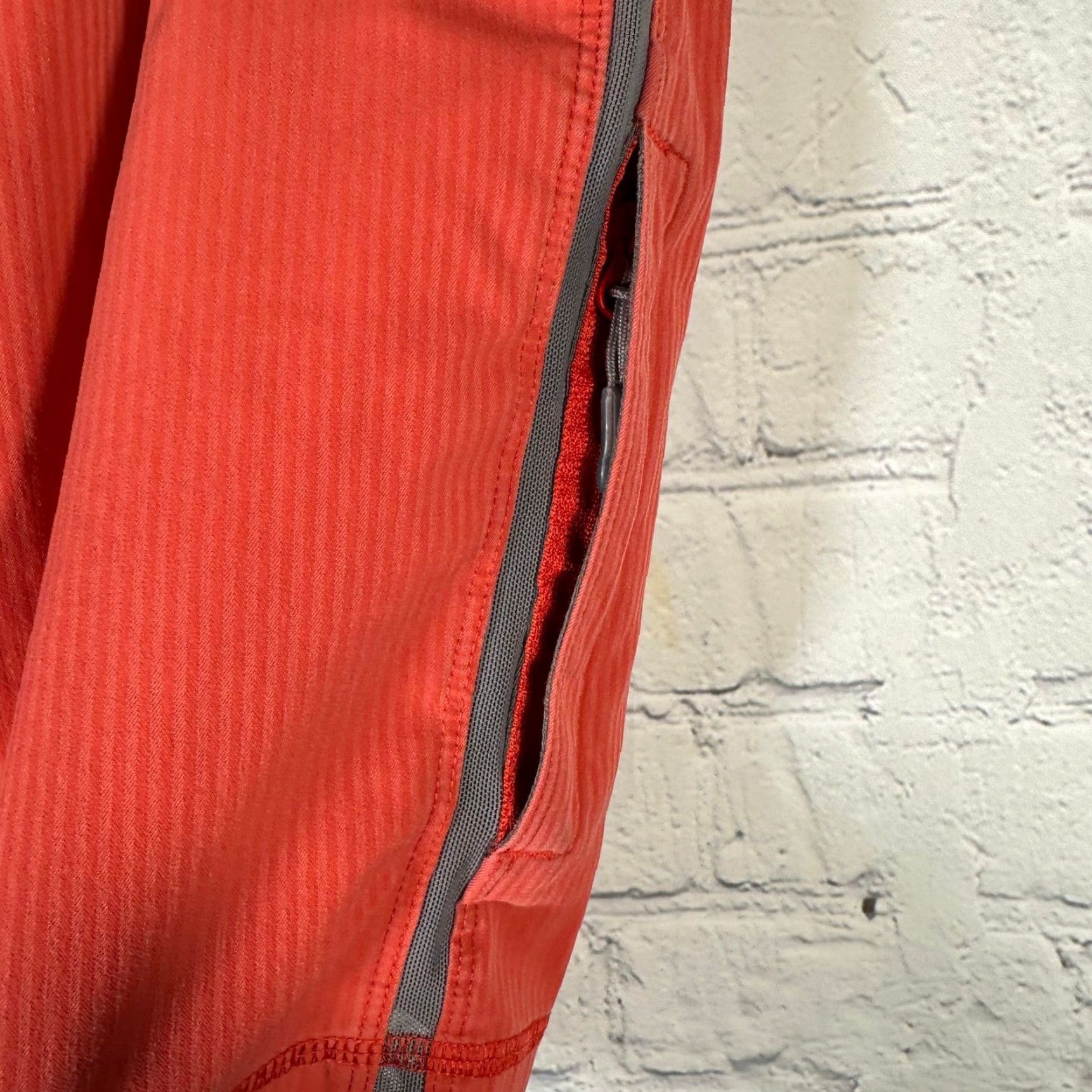 Lululemon Lululemon Mens Athletic Shorts Orange Striped Zipper Pocket Elastic Waist Size L Size US 33 - 3 Thumbnail