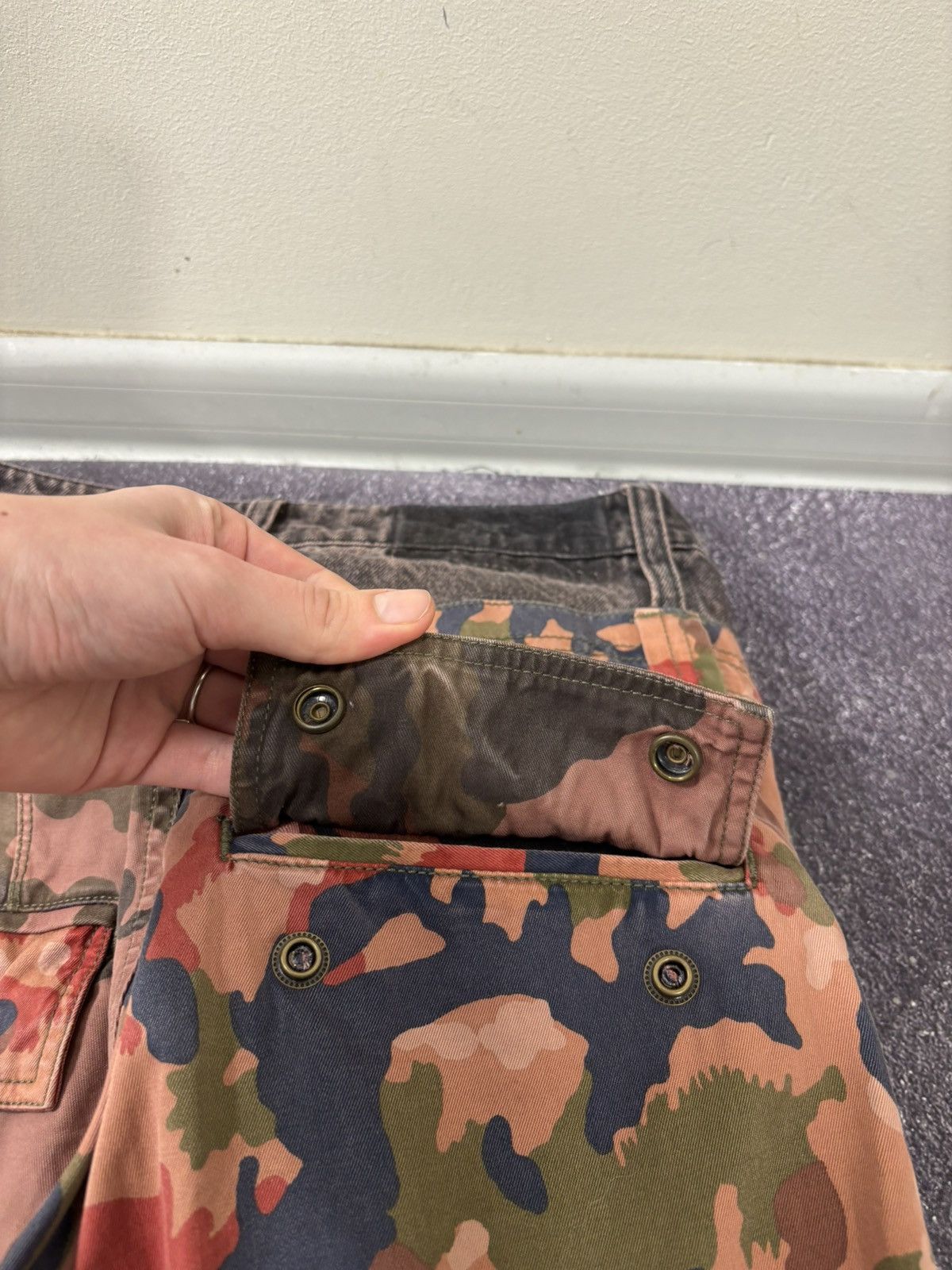 Diesel Diesel P-Giu NWT Women’s Field Camo Double Waist Cargo Pants Size 23" - 23 Thumbnail