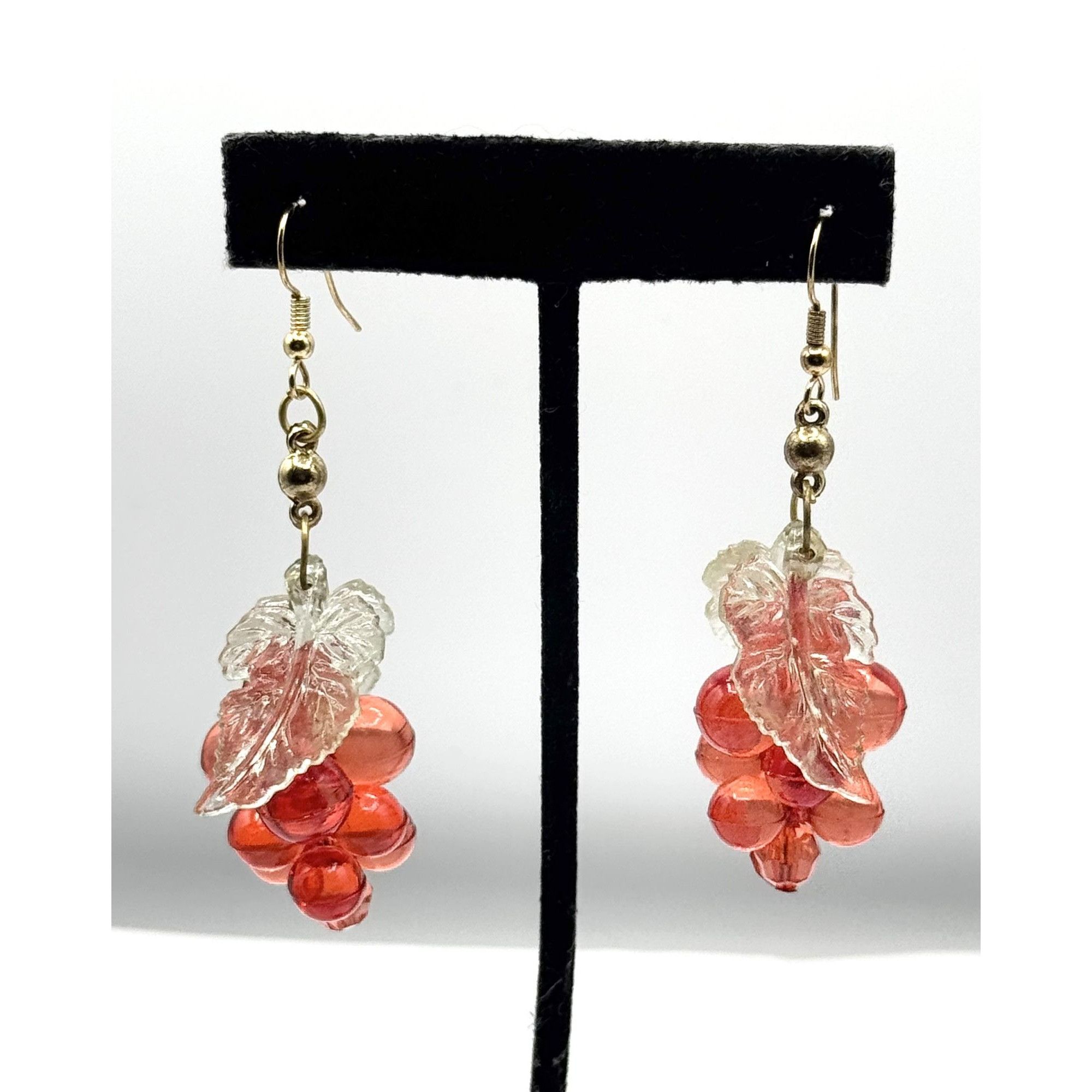 Vintage Vintage plastic acrylic hanging fruit grapes earrings Size ONE SIZE - 2 Thumbnail