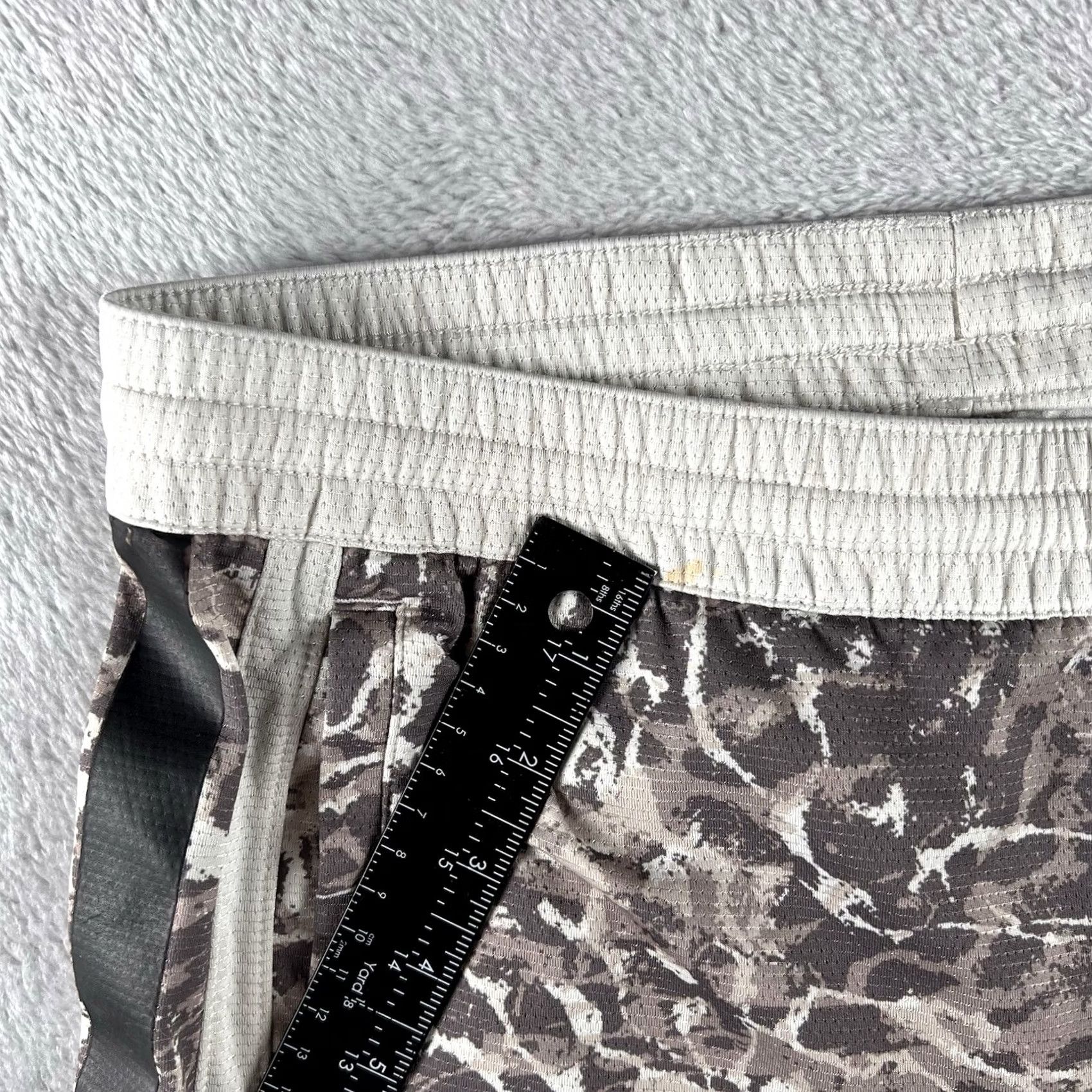 Nike Nike Dri-FIT Marble Print Elite Basketball shorts Mens XL Basketball Multicolor Athletic Sports Regular XS? Size US 36 / EU 52 - 4 Thumbnail