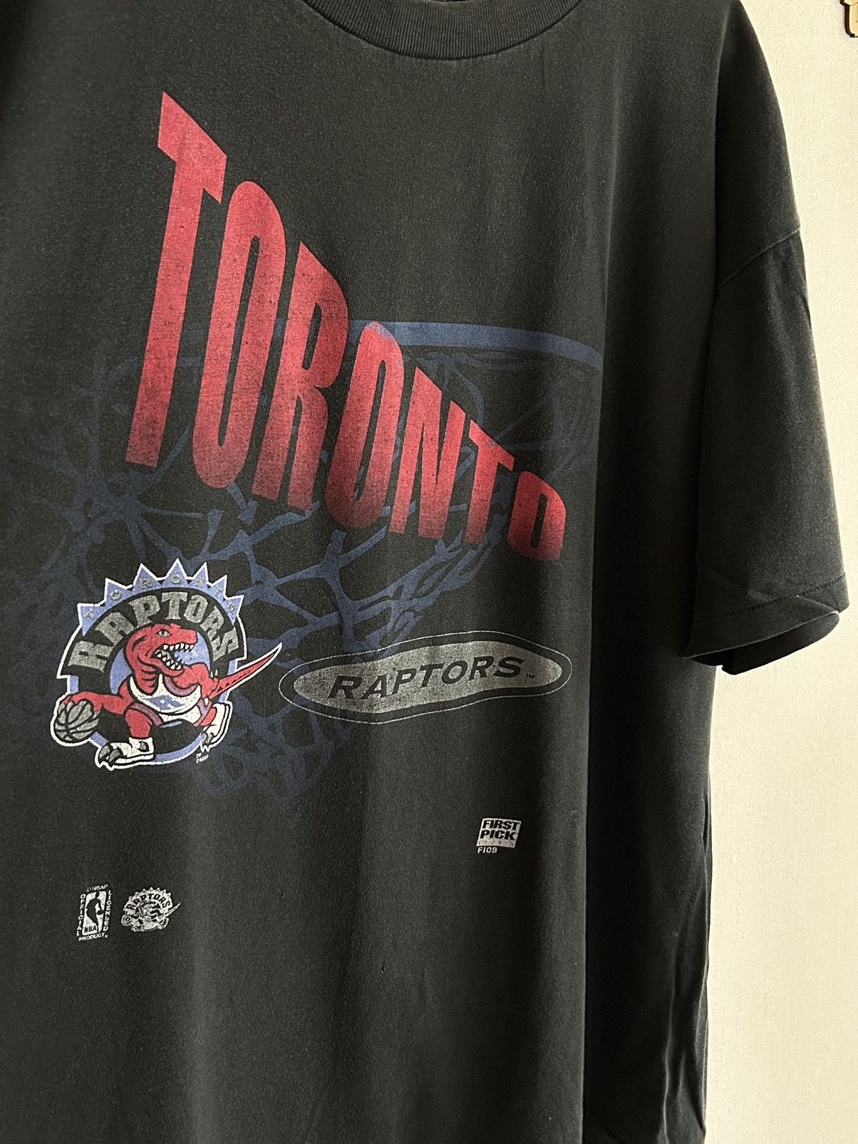 Band Tees × Vintage Vintage 2000s NBA Toronto Raptors “First Pick” T-shirt L Size US L / EU 52-54 / 3 - 3 Thumbnail