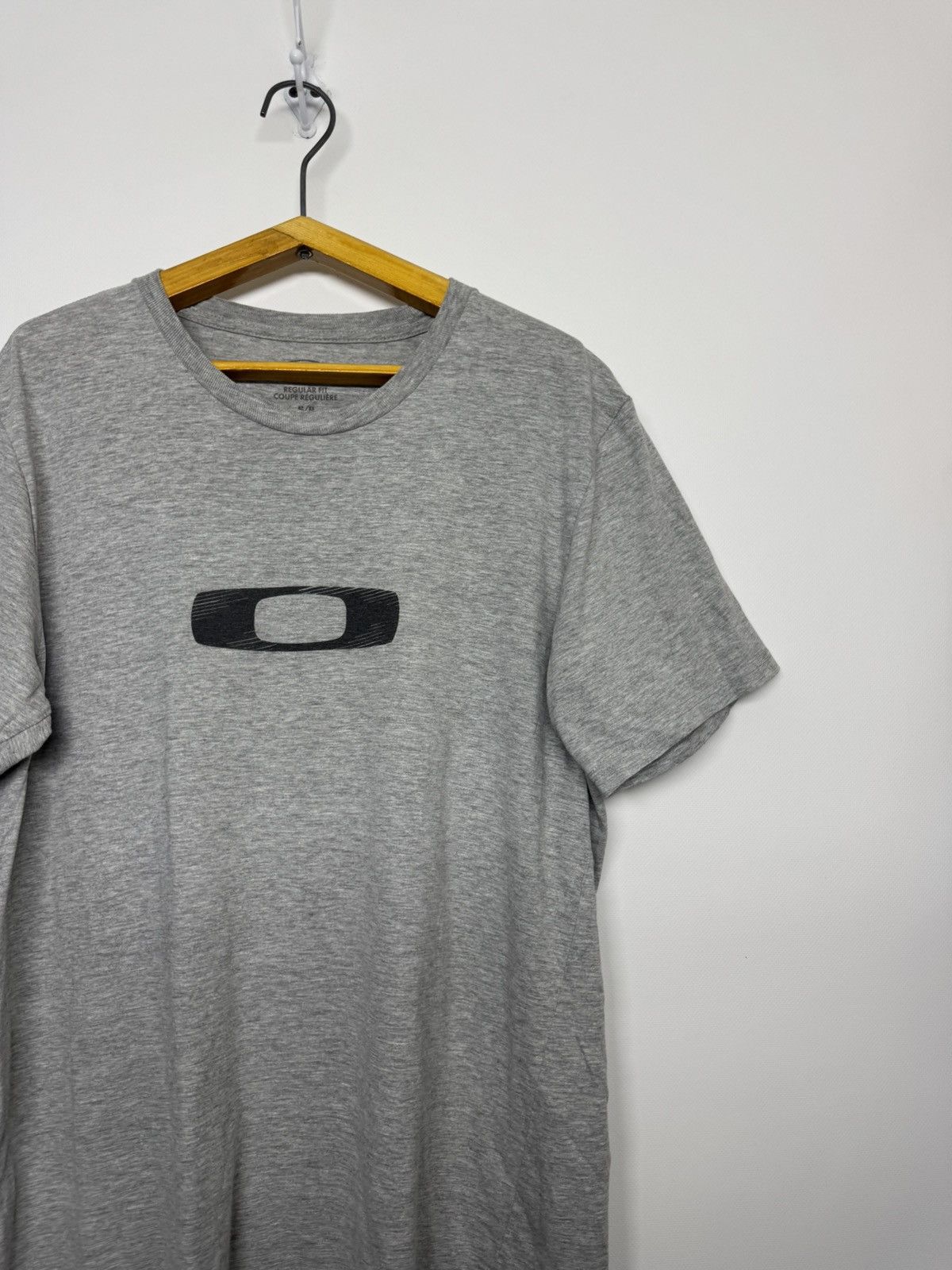 Oakley Vintage OAKLEY Center Logo T Shirt Blue Hype Rare Gorpcore Size US S / EU 44-46 / 1 - 6 Thumbnail