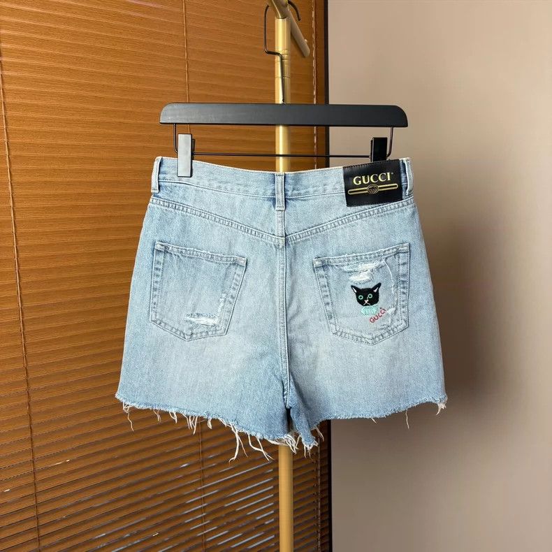 Gucci Gucci Washed and destroyed denim shorts 2502-Nextarrow Size US 28 / EU 44 - 1 Thumbnail