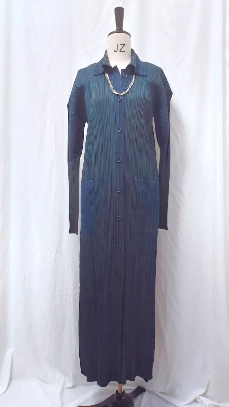 Issey Miyake size:4 A vintage blue and green two-color lon