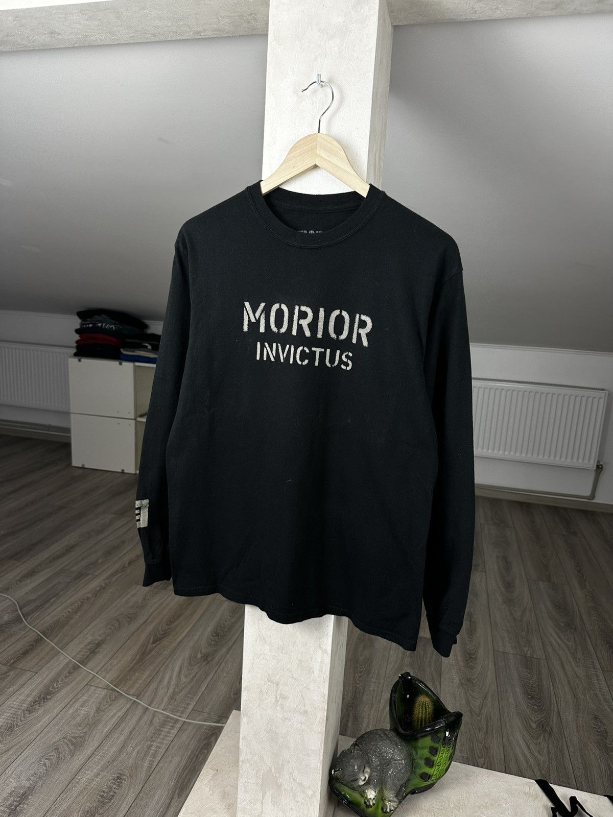 Vintage Eminem Morior Invictus Black Long Sleeve Tee Size US M / EU 48-50 / 2 - 1 Thumbnail