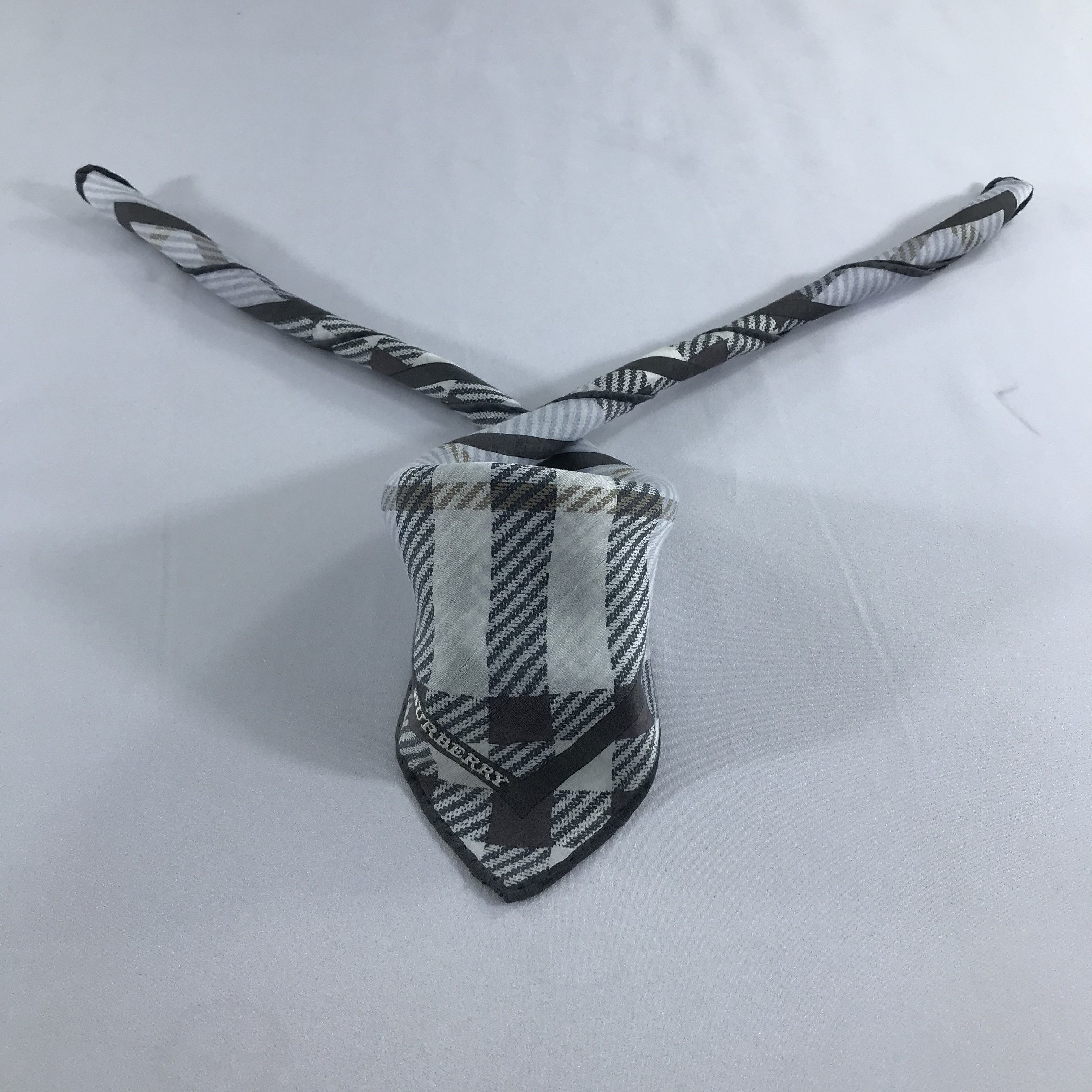 Burberry Burberry Argyle Handkerchief Neckerchief Bandana H876 Size ONE SIZE - 1 Thumbnail