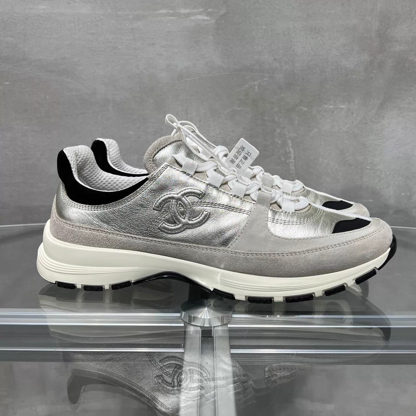 Chanel Chanel 25A Black White Color Blocked Sneaker 41 Size US 8 / EU 41 - 4 Thumbnail