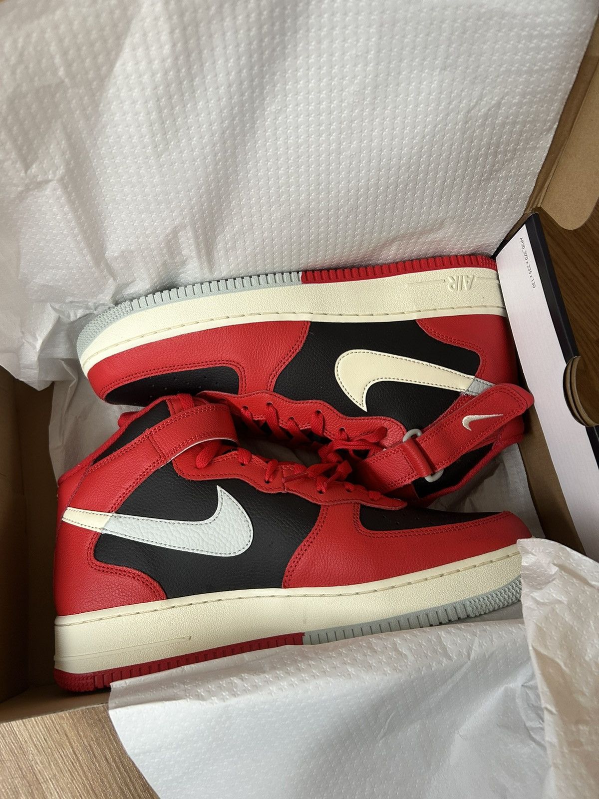 Nike Air Force Mid '07 LV8 'Split Black Red'