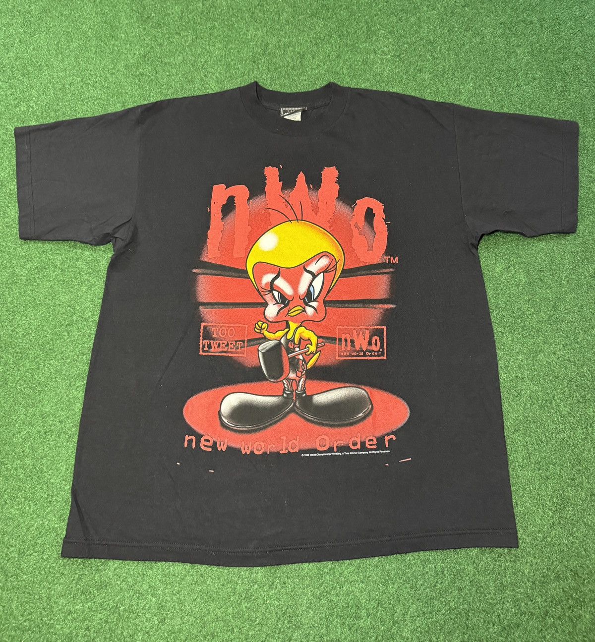 Vintage Vintage 90s NWO WWF Looney Tunes Tweety WrestlingT Shirt Size US XL / EU 56 / 4 - 1 Thumbnail