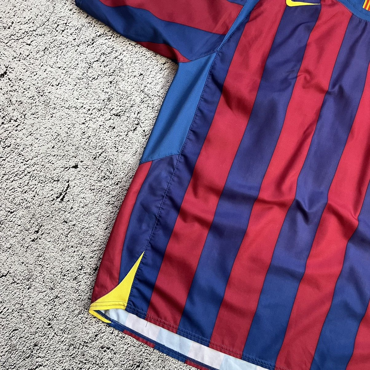 Nike Barcelona 2005/2006 Ronaldinho Home Football Shirt Size US XL / EU 56 / 4 - 5 Thumbnail