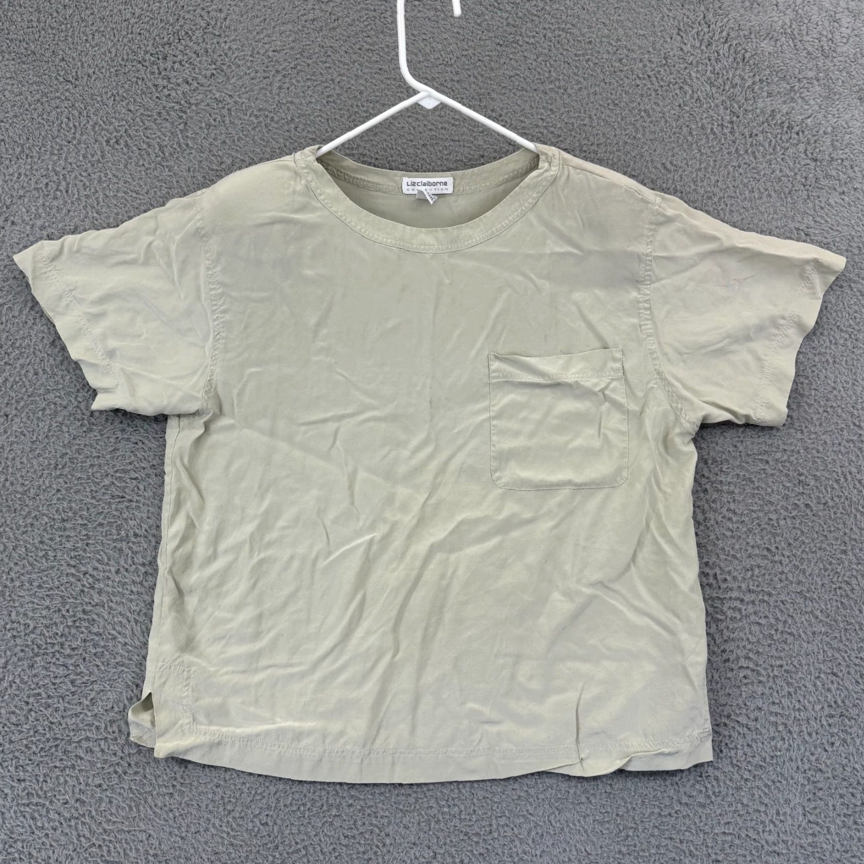 Liz Claiborne Liz Claiborne Shirt Women 10 Blouse Silk Short Sleeve Pocket Casual Career Light Satin Ivory Pockets Bows Vintage No Size L / US 10 / IT 46 - 2 Thumbnail