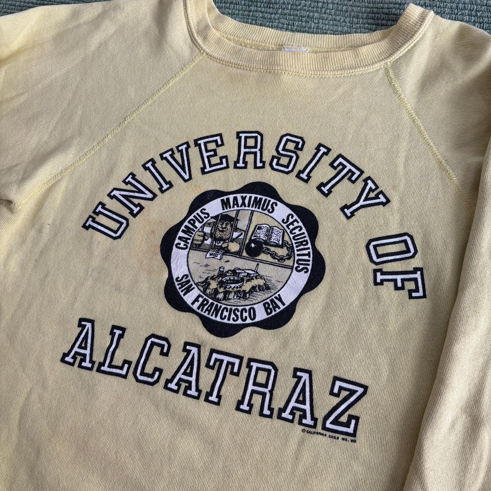 Vintage Vintage 1970s 80s University of Alcatraz parody crewneck Size US M / EU 48-50 / 2 - 6 Thumbnail