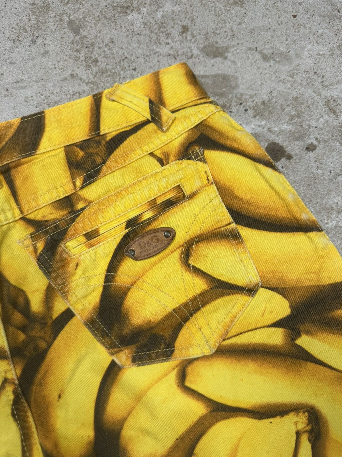 Dolce & Gabbana 2003 Dolce & Gabbana Banana Print 3/4 Capri Pants Size 27" / US 4 / IT 40 - 16 Thumbnail