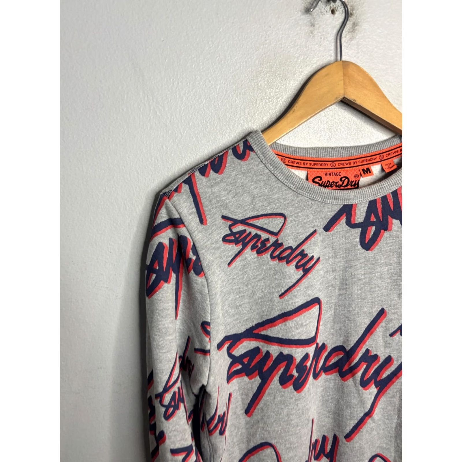 Superdry Superdry Sweatshirt Mens Medium Gray All Over Logo Script Crew Pullover Fleece Size US M / EU 48-50 / 2 - 2 Thumbnail