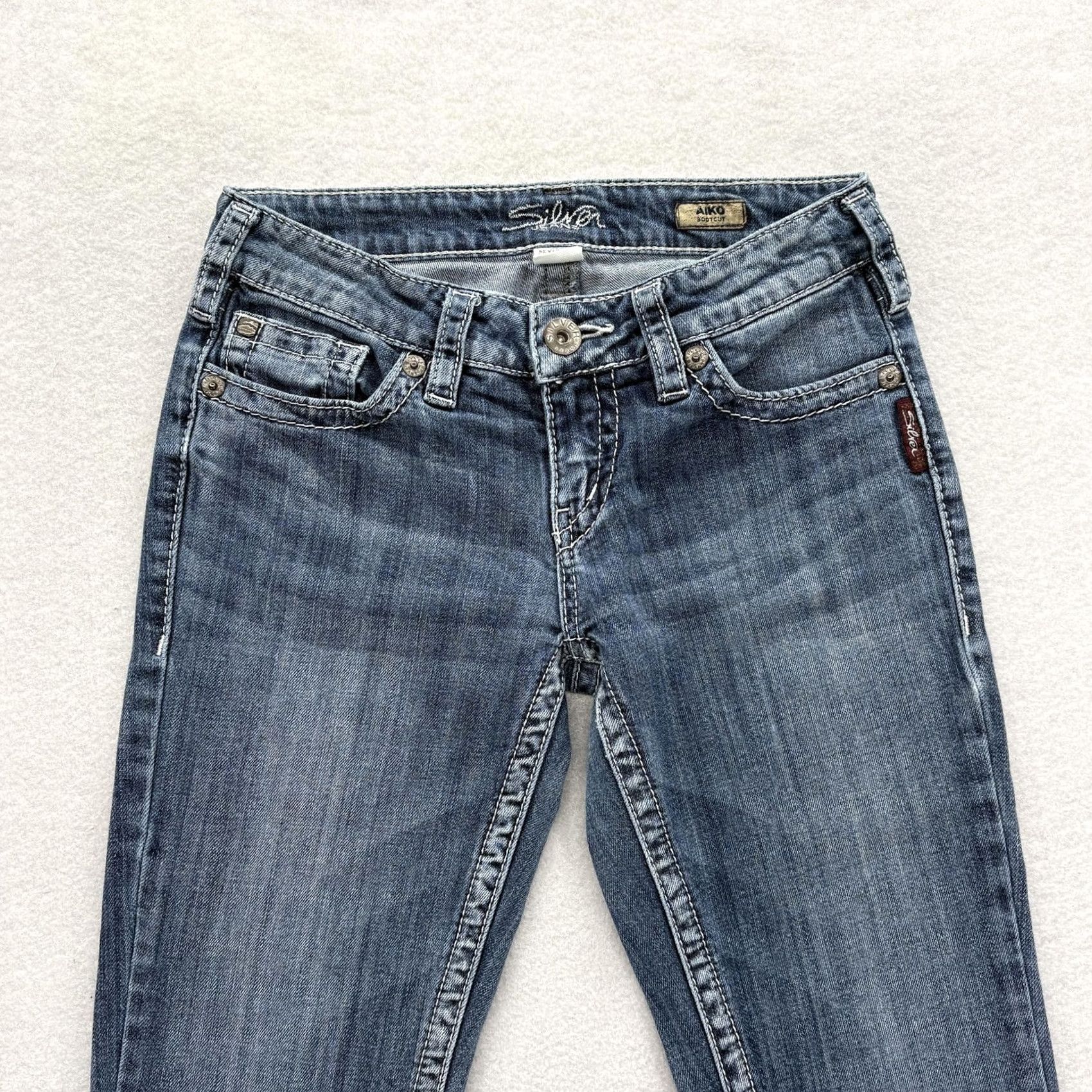 Silver Jeans Co. Silver Jeans Aiko Bootcut Womens 27x31 Jeans Blue Low Rise Stretch Denim Y2K Grunge Baggy? Size 27" / US 4 / IT 40 - 2 Thumbnail