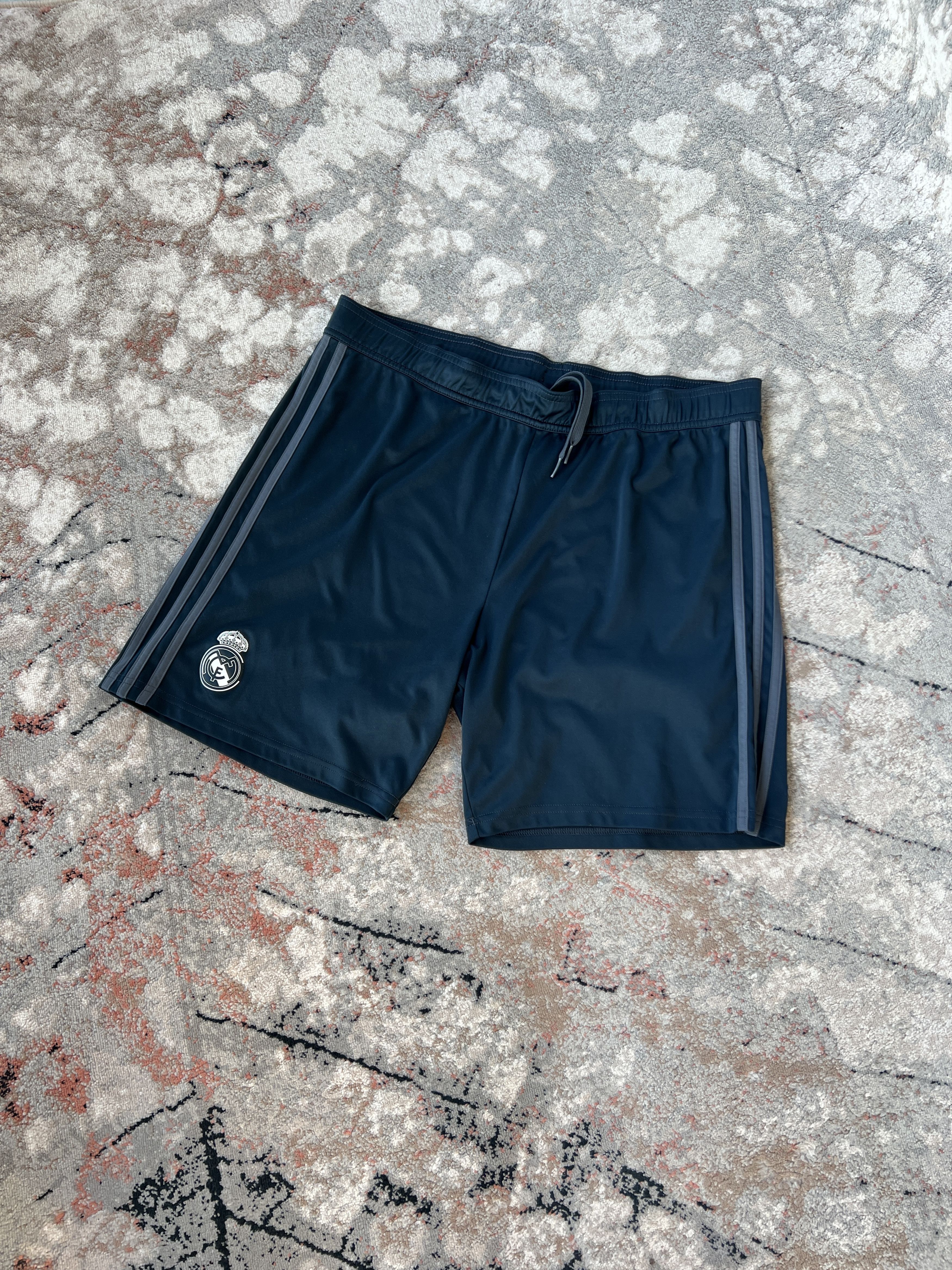 Adidas Adidas Real Madrid Shorts Size US 36 / EU 52 - 1 Thumbnail