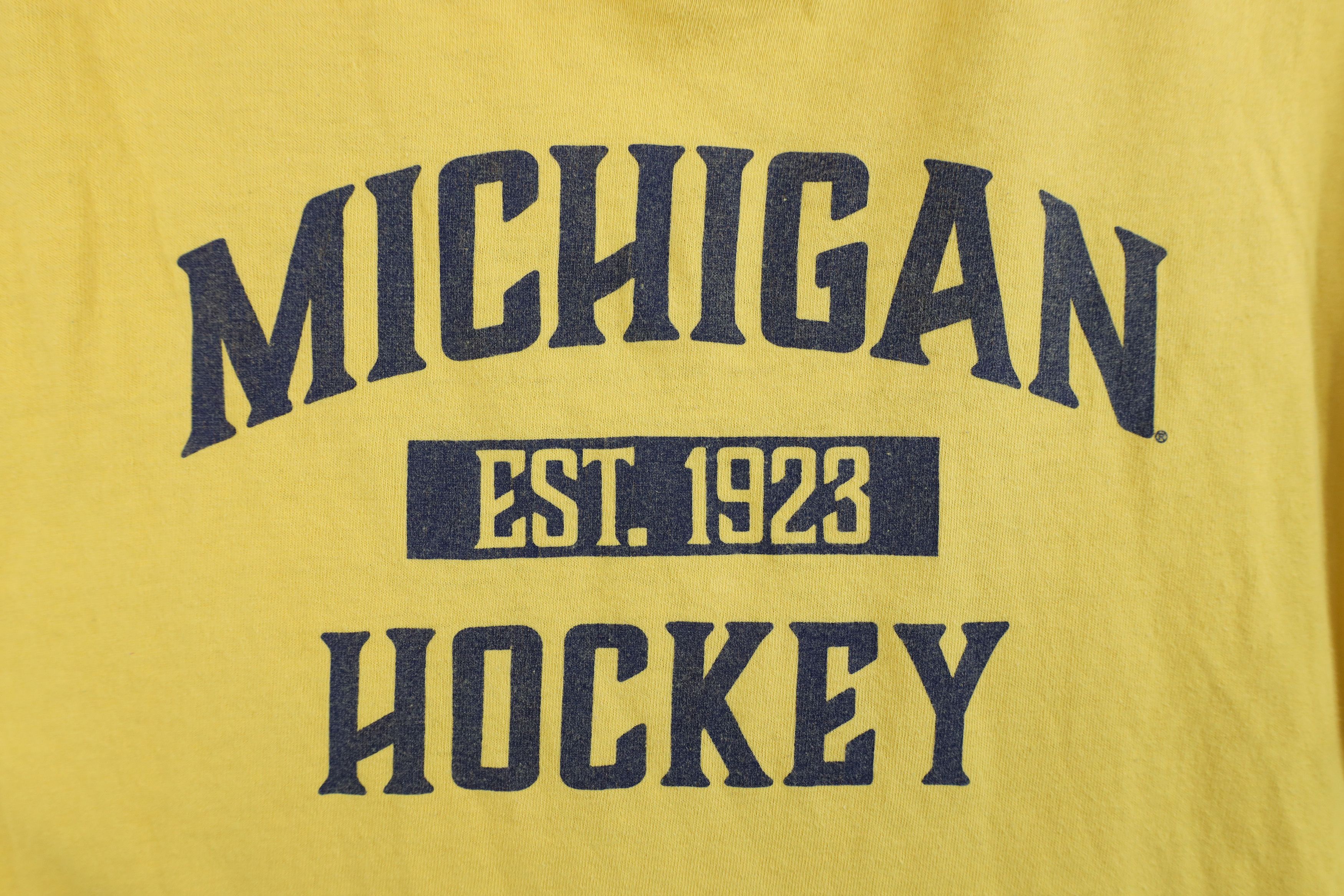 Vintage Vintage University of Michigan Hockey Short Sleeve T-Shirt Size US L / EU 52-54 / 3 - 4 Thumbnail