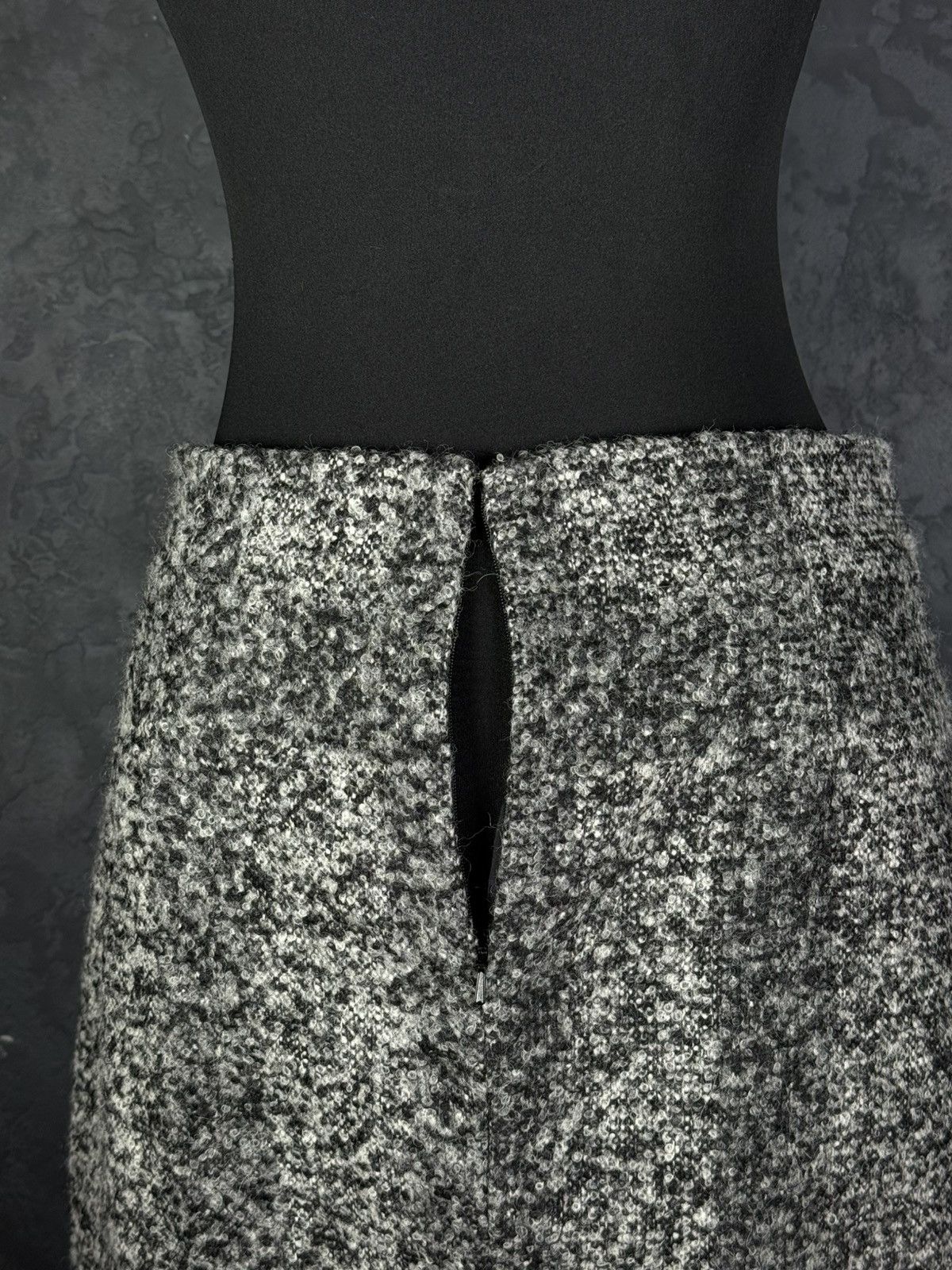 Burberry Burberry London Wool Mini Skirt Women’s Size 8 Size 30" / US 8 / IT 44 - 9 Thumbnail