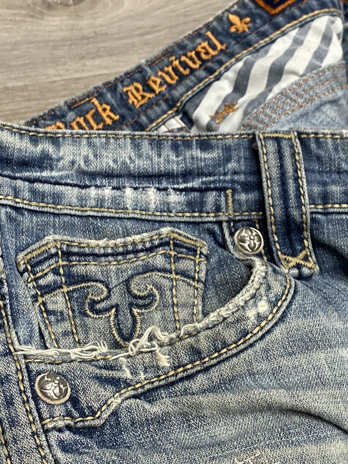 Rock Revival Vintage Rock Revival Distressed Fleur-de-Lis Denim Jeans Y2K Size US 31 - 12 Thumbnail