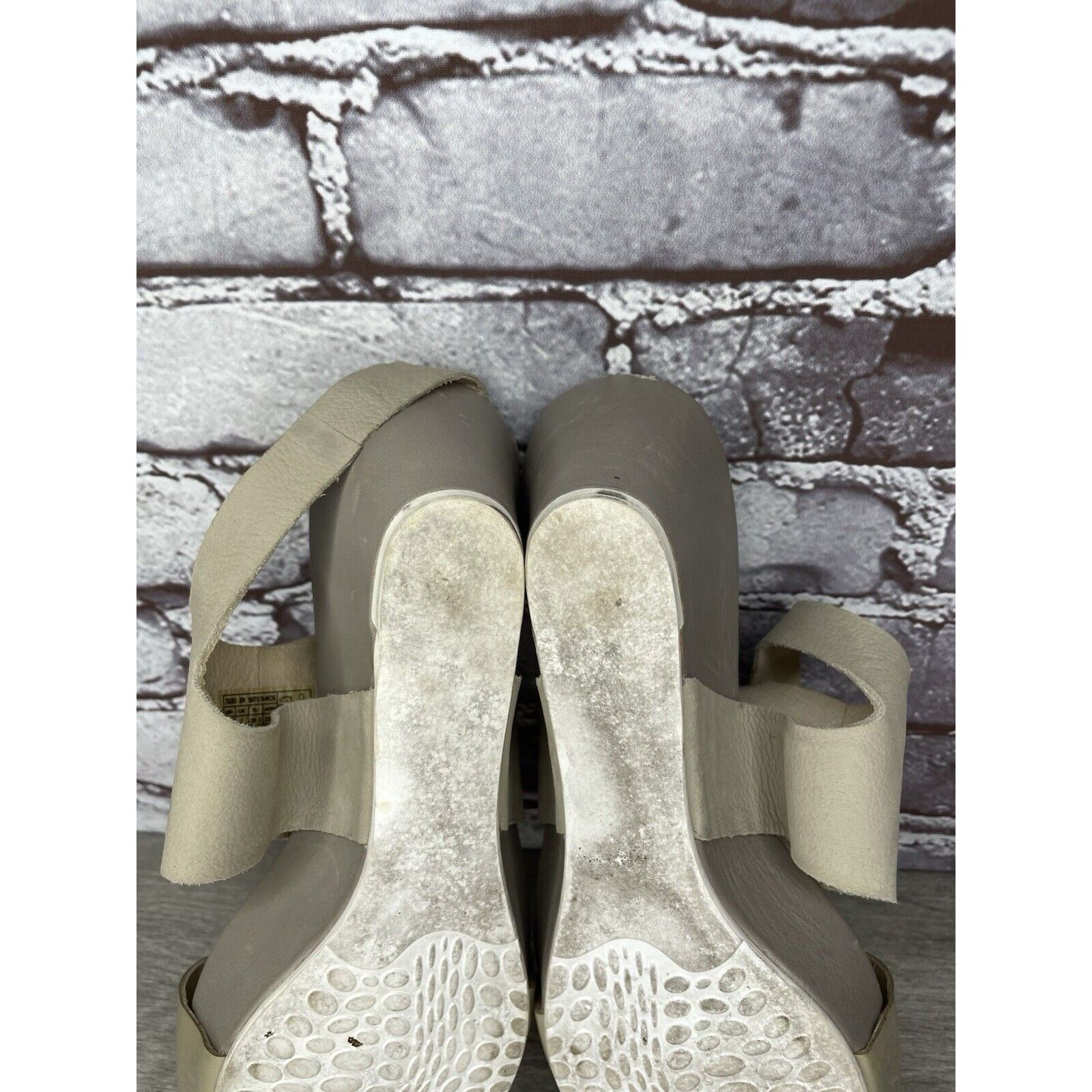 TSUBO TSUBO Taupe Soft Leather Patent Open Toe Strap Wedge Sandals Size US 8.5 / IT 38.5 - 19 Thumbnail
