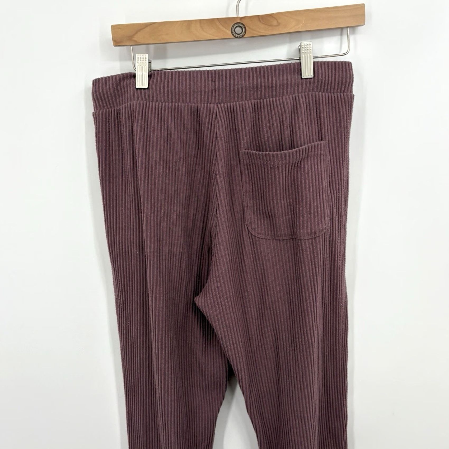 Alo Alo Yoga Muse Sweatpants Large Ribbed Stretch Jogger Burgundy Truffle Yoga Pants Women L Size Regular Inseam 30" Athleisure Size 36" / US 14 / IT 50 - 6 Thumbnail