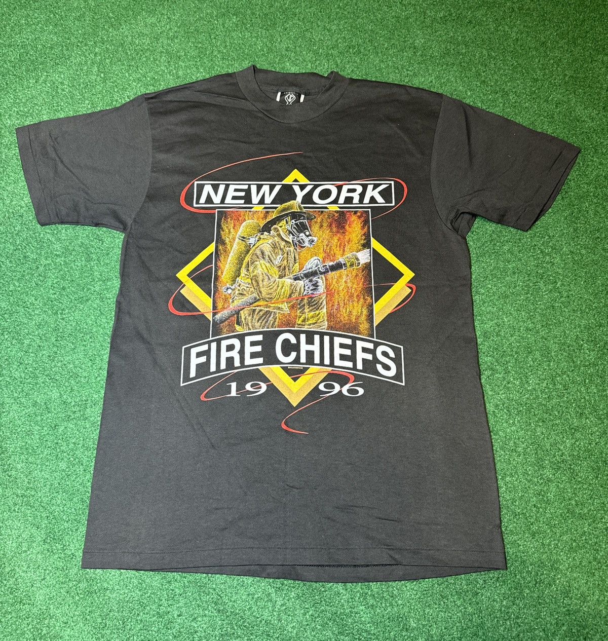 Vintage Vtg 90s INSANE New York Fire Fighters Chiefs NYFD T Shirt Size US L / EU 52-54 / 3 - 1 Thumbnail