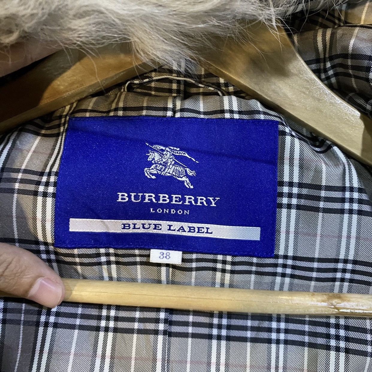 Burberry Burberry London Blue Label sheepskin leather jacket fur trim Size XS / US 0-2 / IT 36-38 - 10 Thumbnail