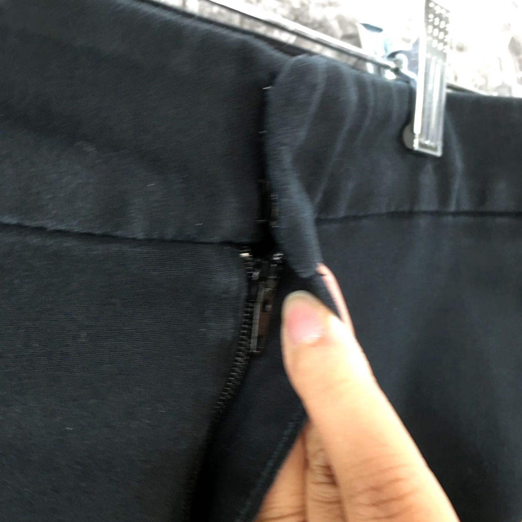 Banana Republic Banana Republic Hampton Fit Cropped Pants Womens 6P Black Mid Rise Tapered Flat Front Pockets Casual Size 28" / US 6 / IT 42 - 4 Thumbnail
