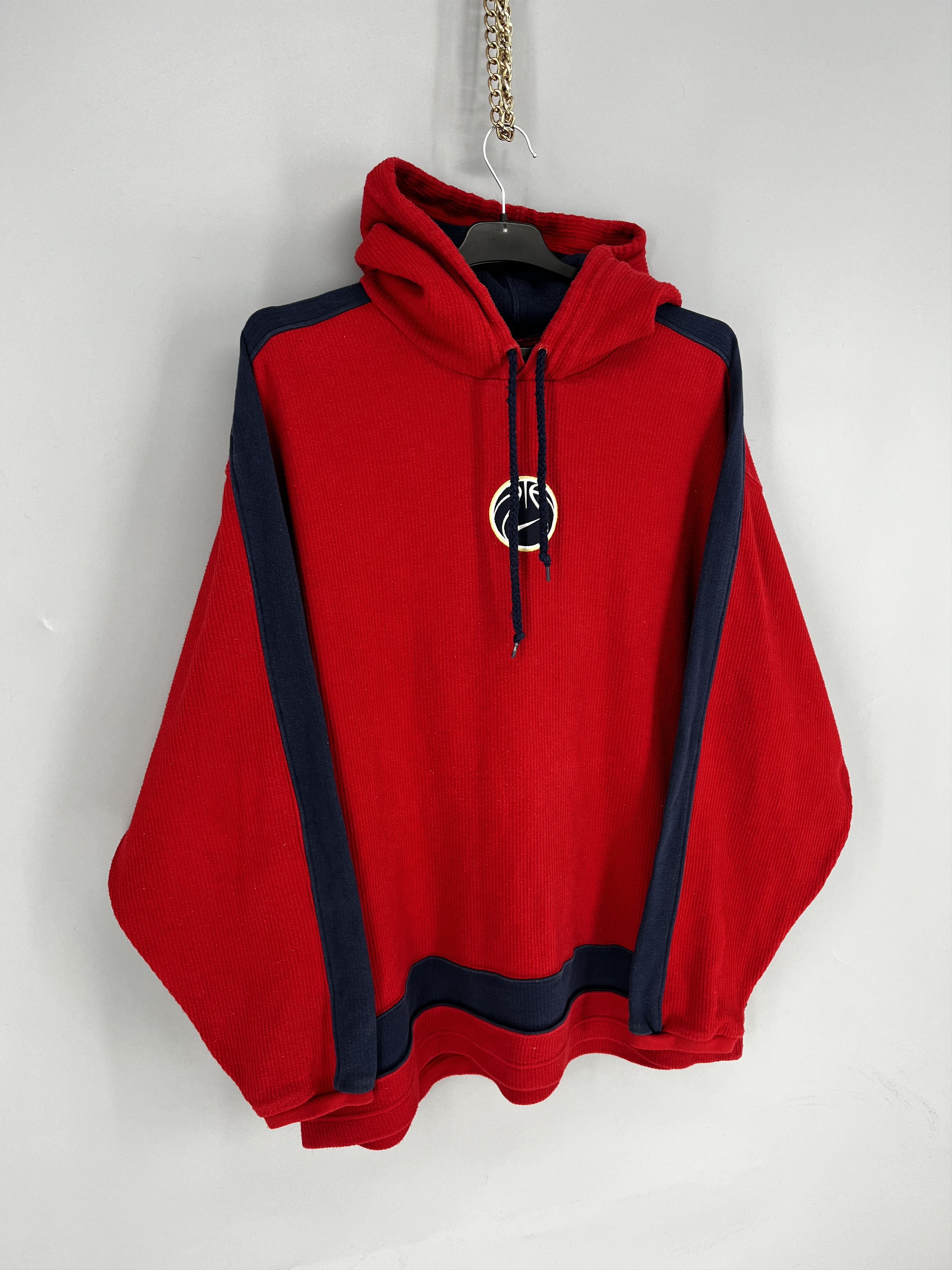 Nike Rare Vintage Nike Hoodie – Essential 2000s Streetwear (L) Size US L / EU 52-54 / 3 - 2 Thumbnail