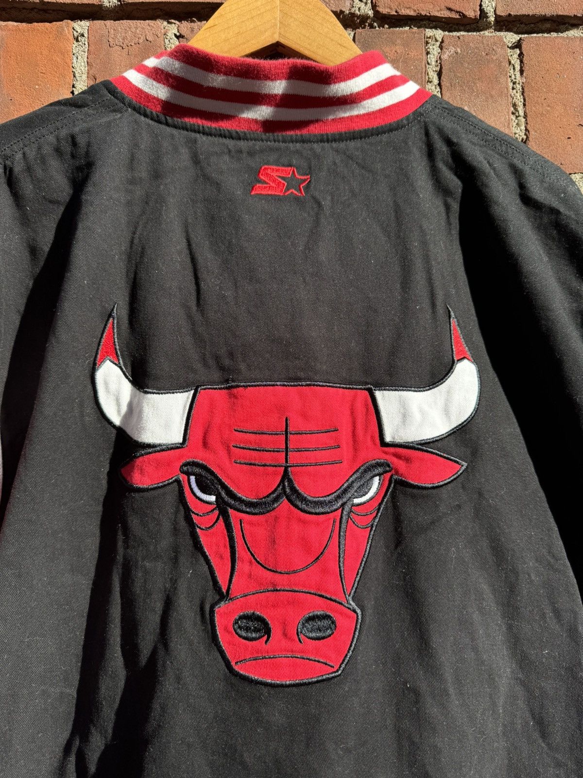 NBA × Starter × Vintage Vintage Starter Chicago Bulls 90’s Retro Jordan Jacket Size US XXL / EU 58 / 5 - 2 Thumbnail