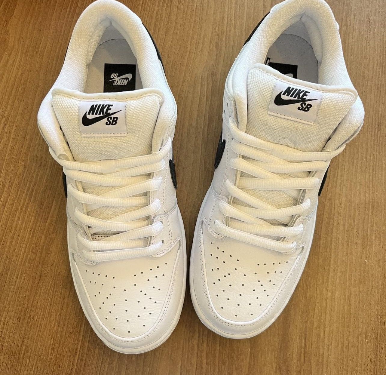 Nike Nike sb dunk low white gum Size US 10.5 / EU 43-44 - 8 Thumbnail
