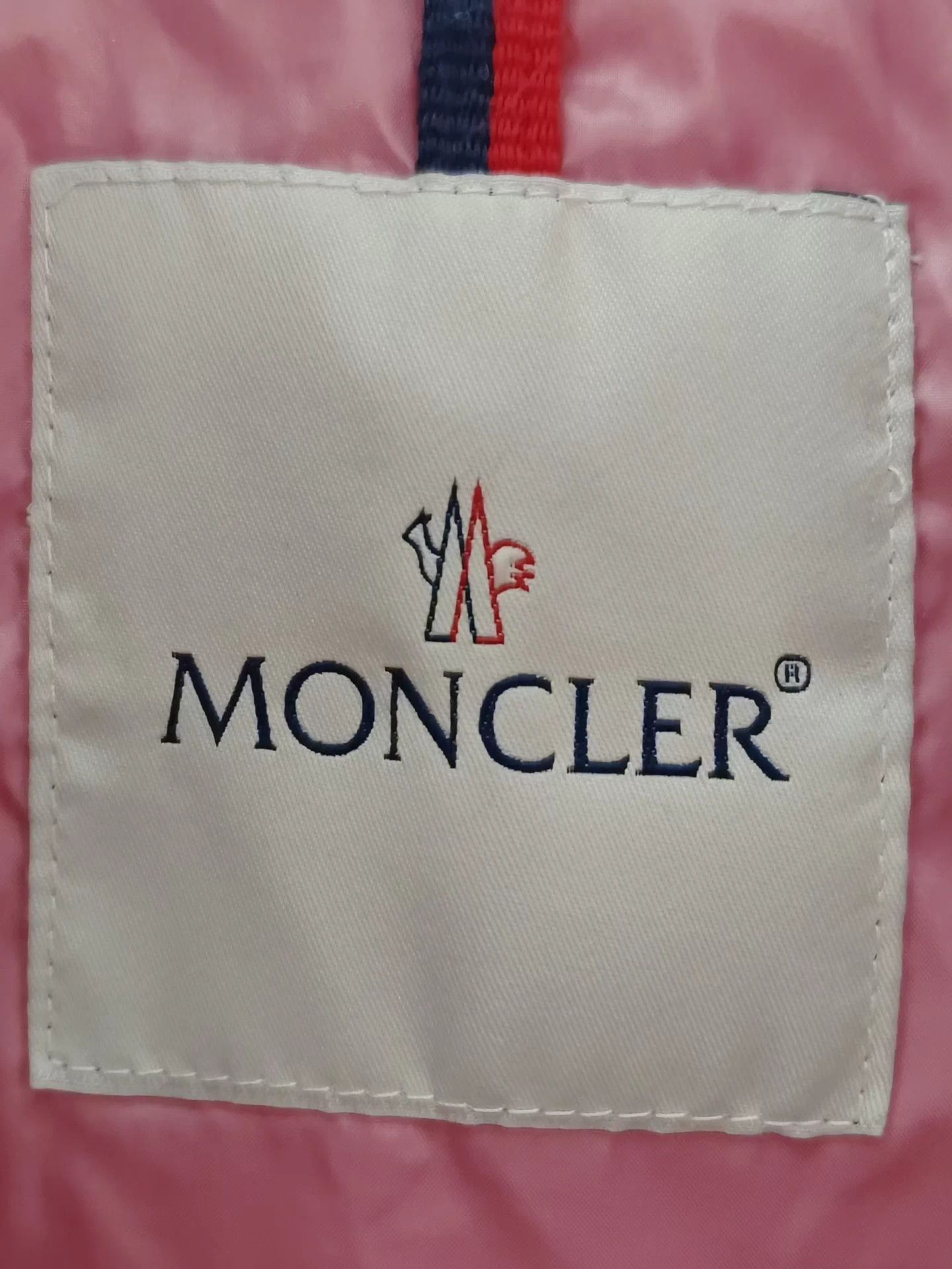 Moncler Moncler pink down jacket, Baby style. short hooded design Size XS / US 0-2 / IT 36-38 - 6 Thumbnail
