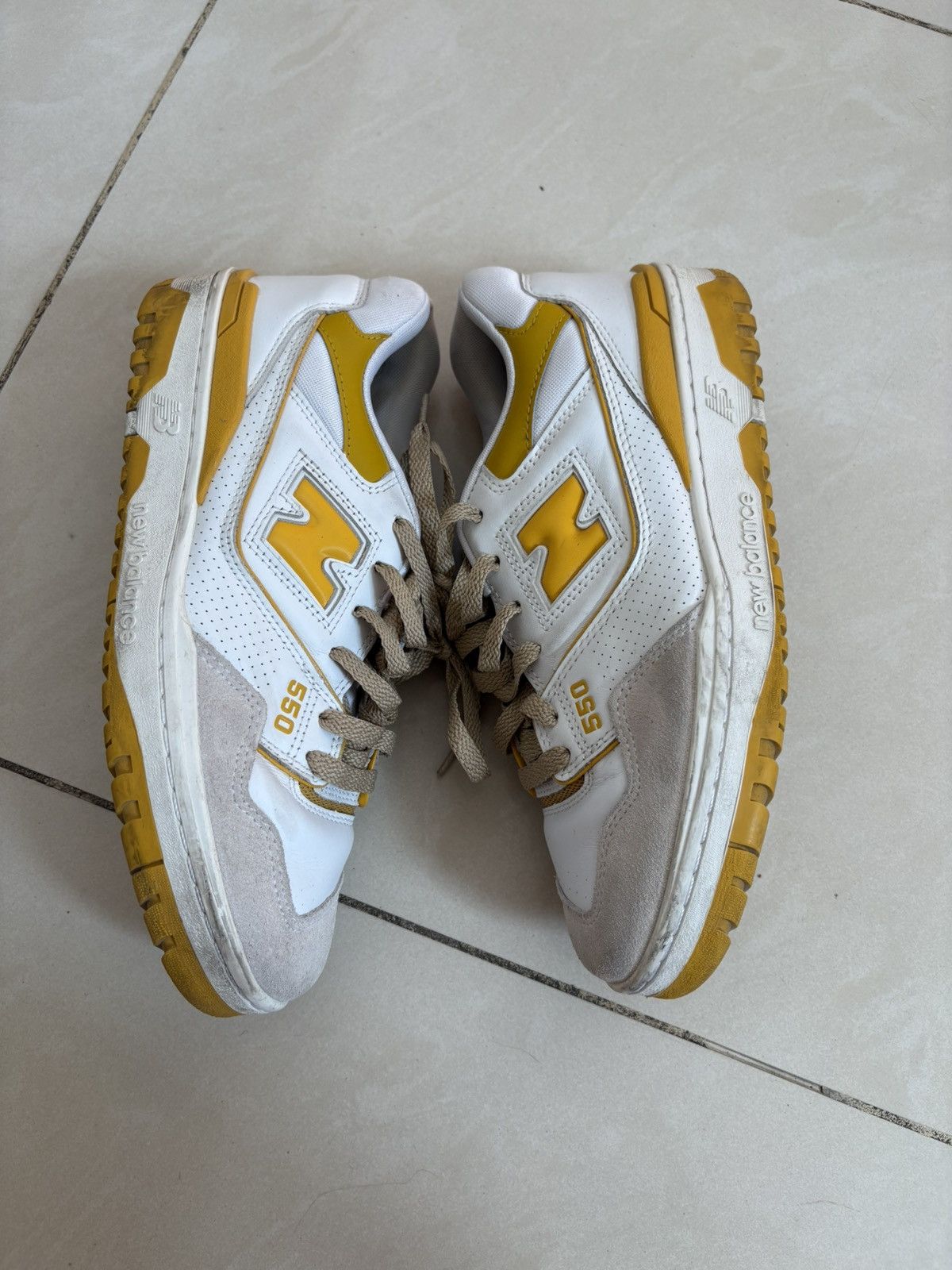 New Balance New Balance 550 Varsity Gold Size US 8.5 / EU 41-42 - 3 Thumbnail