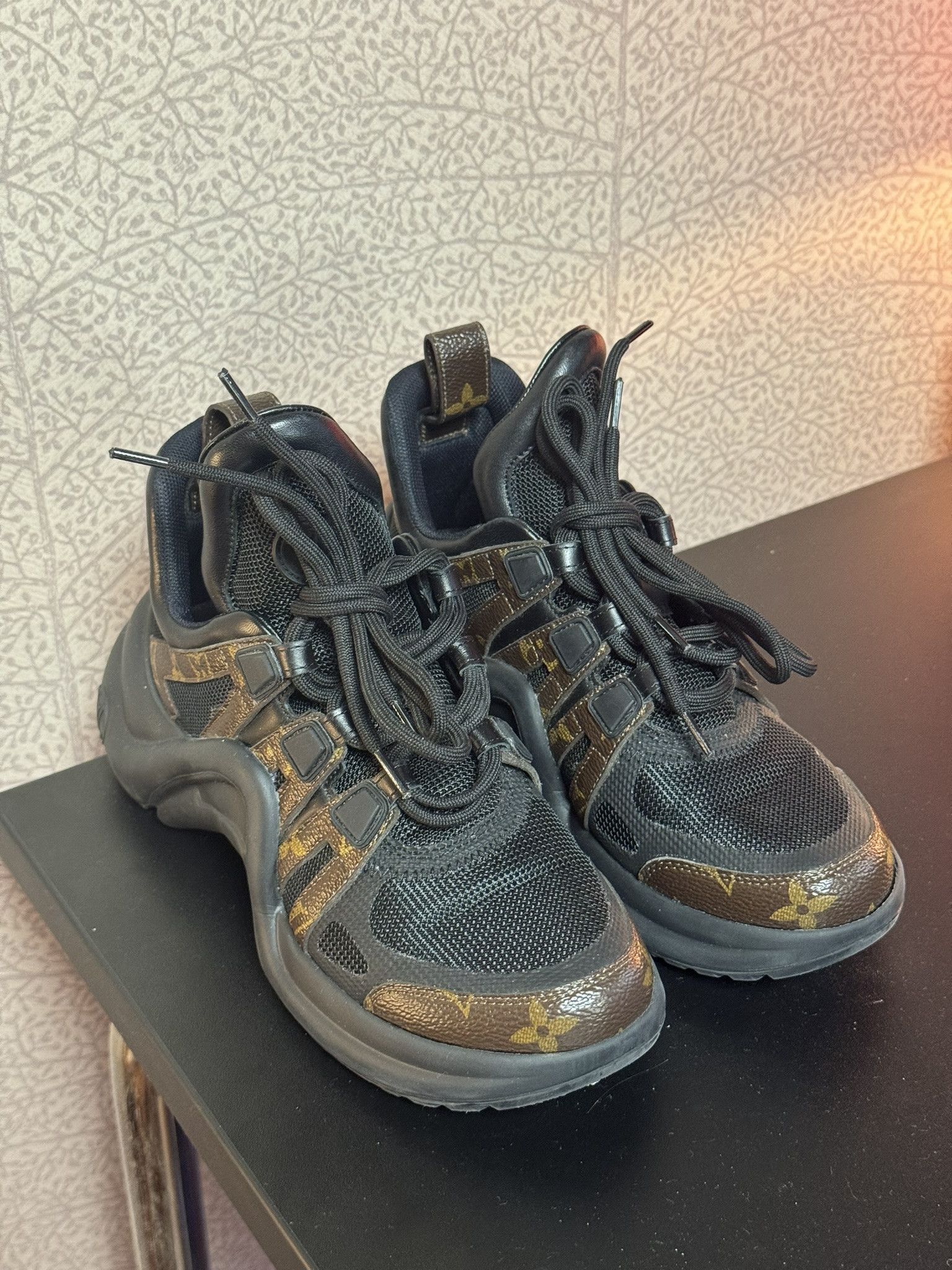 Louis Vuitton LV ARCHLIGHT SNEAKER 1A43LD EU 36 / USA 6 Size US 6 / IT 36 - 3 Thumbnail