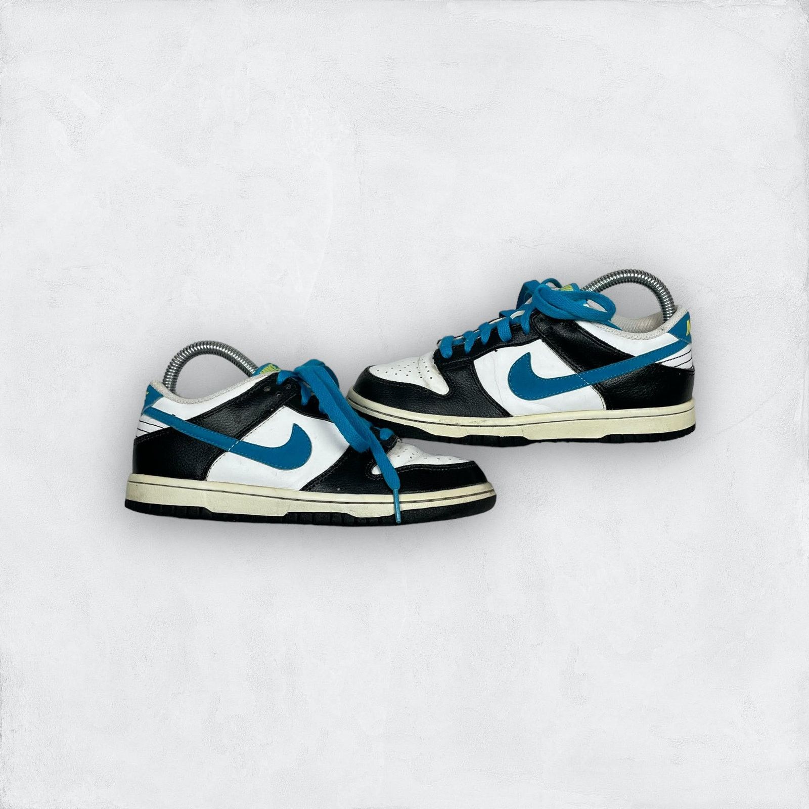 Nike Nike Dunk Low GS 310569-147 White/Orion Blue Sneaker Size 4Y Size US 4 / IT 34 - 1 Thumbnail