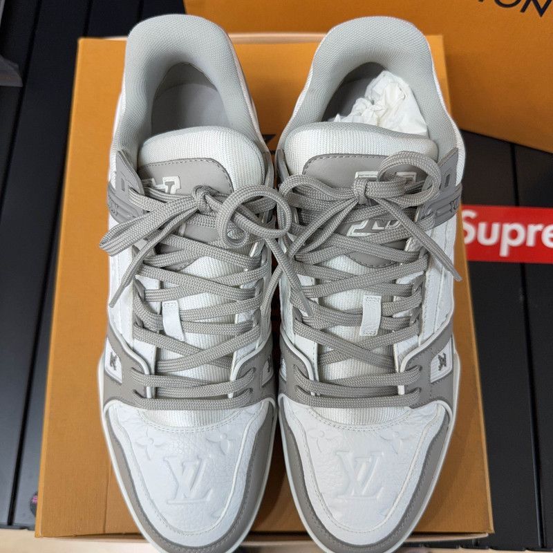 Louis Vuitton Louis Vuitton Low-Top Trainer Sneakers in Gray and White -2 Size US 10.5 / EU 43-44 - 2 Thumbnail