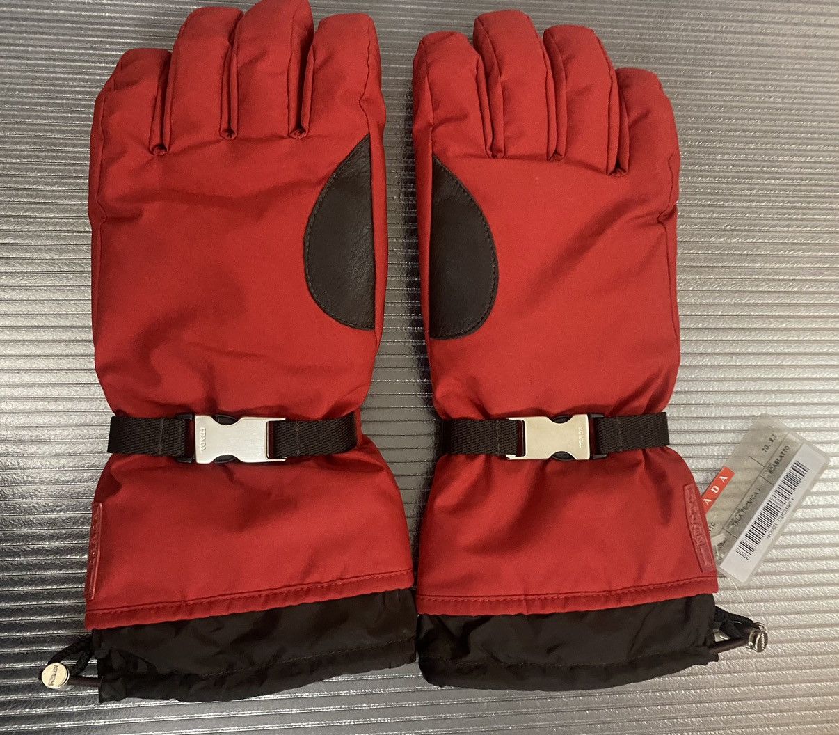 Prada Prada red techno blk deerskin buckled ski gloves 8.5 NWT Size ONE SIZE - 1 Thumbnail