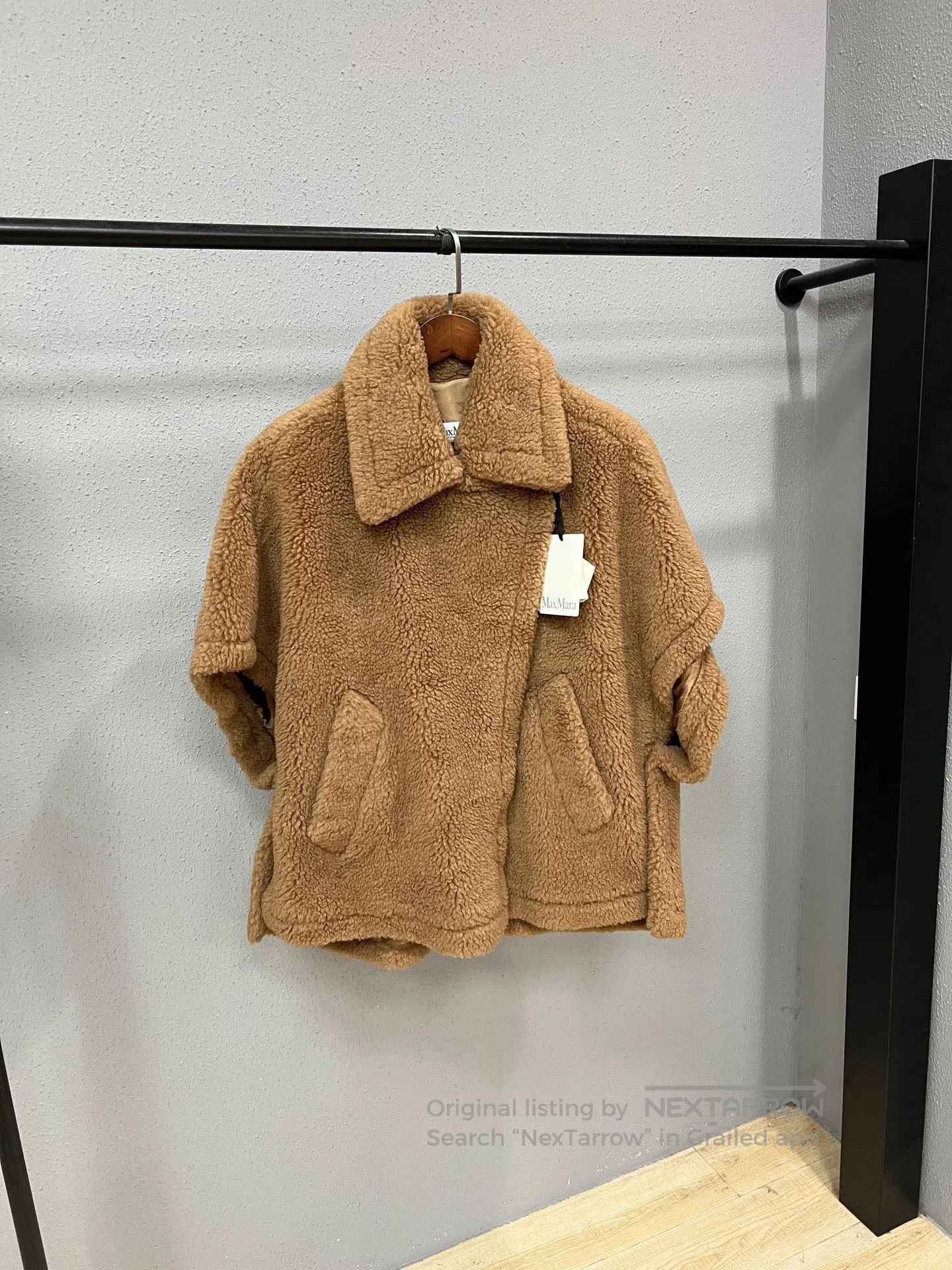 Max Mara Max Mara Classic Camel Teddy Cape| Size XS / US 0-2 / IT 36-38 - 1 Thumbnail