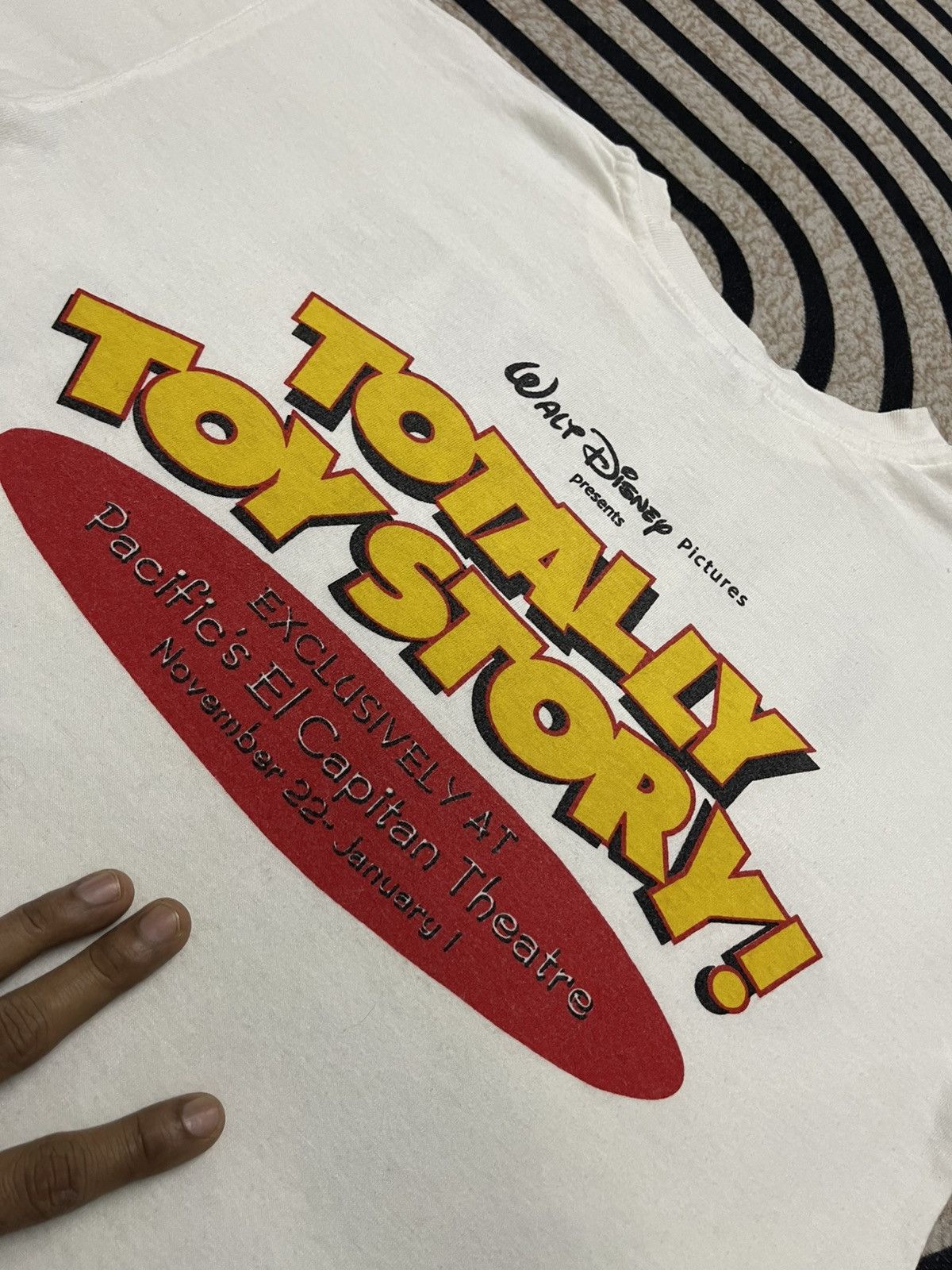 Disney VINTAGE 1995 TOY STORY ALLIEN “I HAVE BEEN CHOSEN” Size US L / EU 52-54 / 3 - 14 Thumbnail