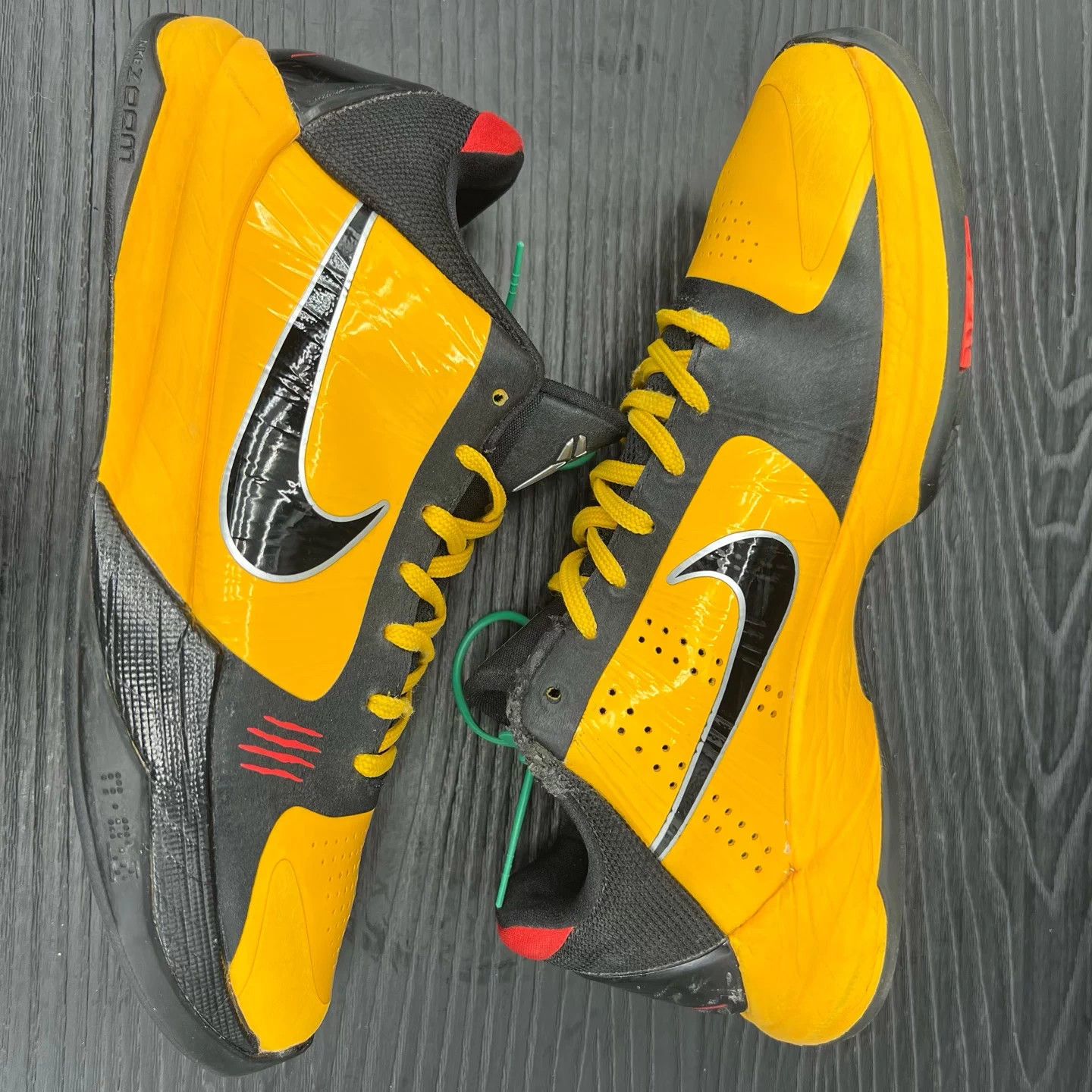 Nike ZK5 Bruce Lee Black/Yellow 42.5 (boxed) upper flaw Size US 9.5 / EU 42-43 - 3 Thumbnail