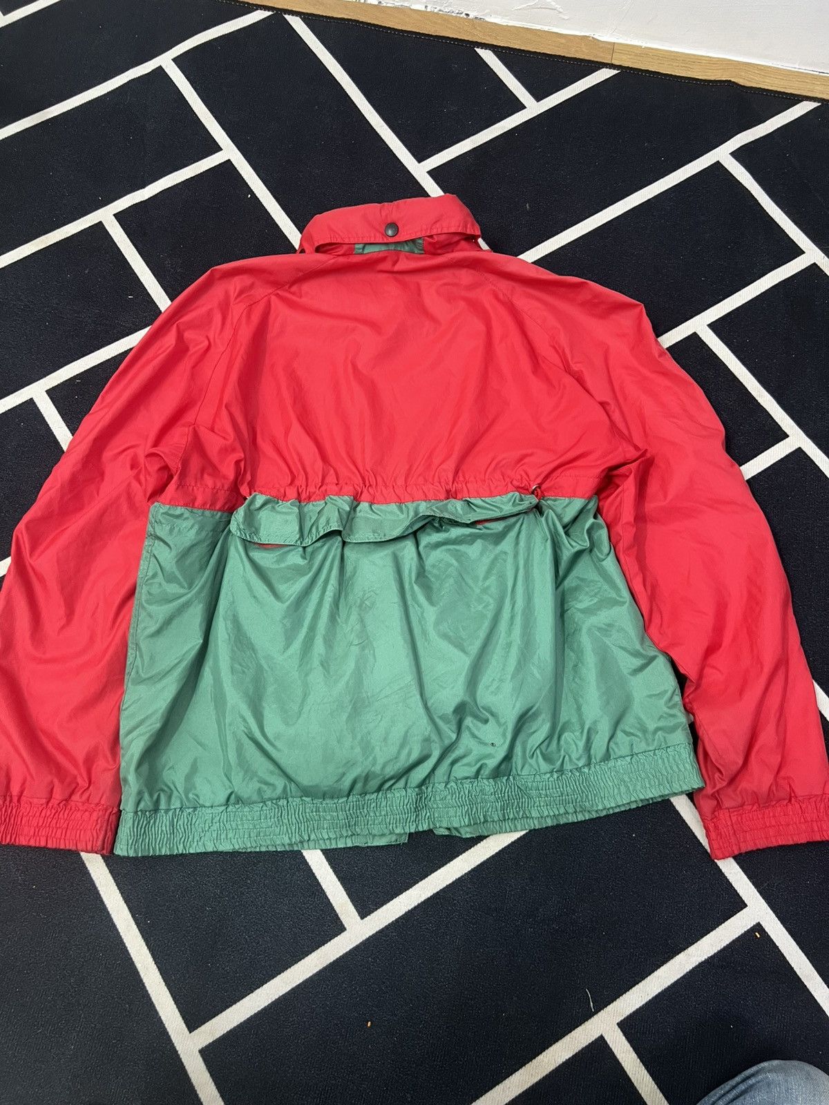 Japanese Brand Vintage Windbreaker cum bagpack Size US L / EU 52-54 / 3 - 9 Thumbnail