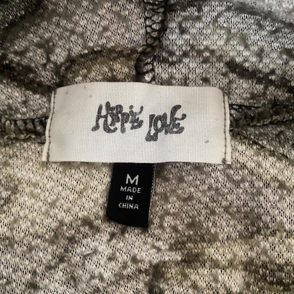 Other Hippie Love Women’s Cropped Camo Hoodie Size M Fuzzy Sherpa Size M / US 6-8 / IT 42-44 - 3 Thumbnail