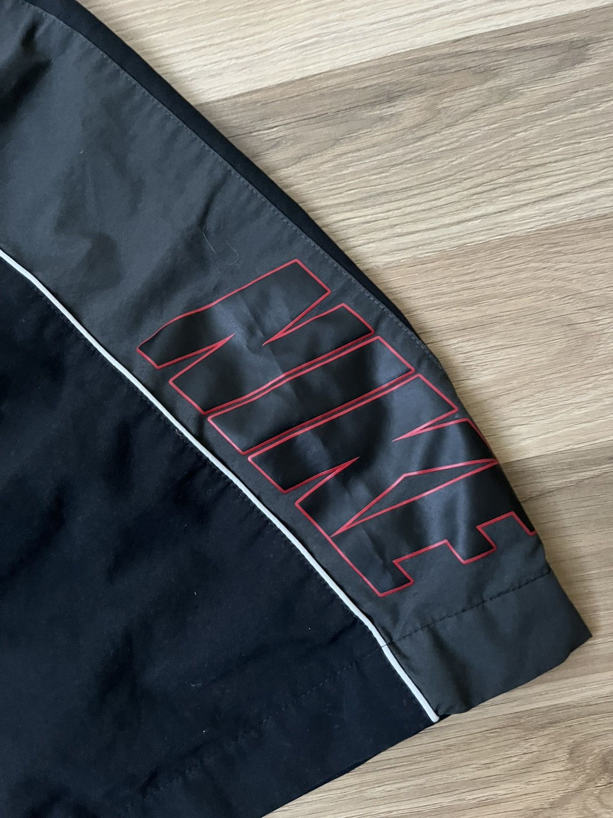 Nike Hype Vintage Nike Y2K Shorts Big Logo Size US 32 / EU 48 - 5 Thumbnail