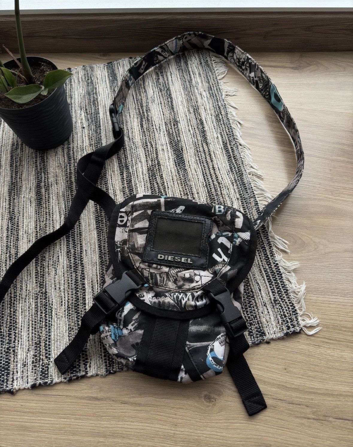 Diesel × Vintage Vintage Diesel Y2K Cross body Camo Military messenger bag Size ONE SIZE - 2 Thumbnail