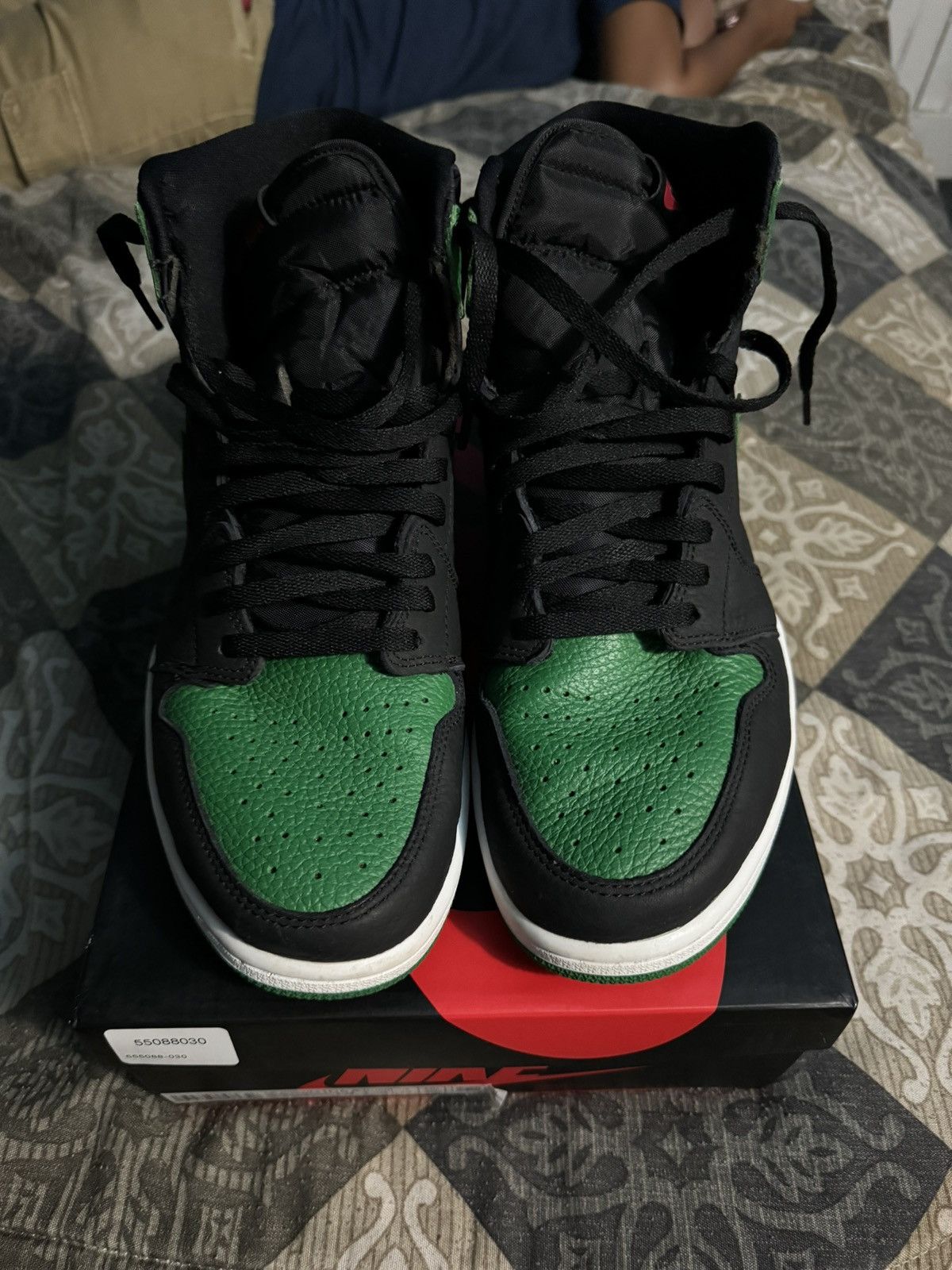 Air Jordan Retro High OG Pine Green Black